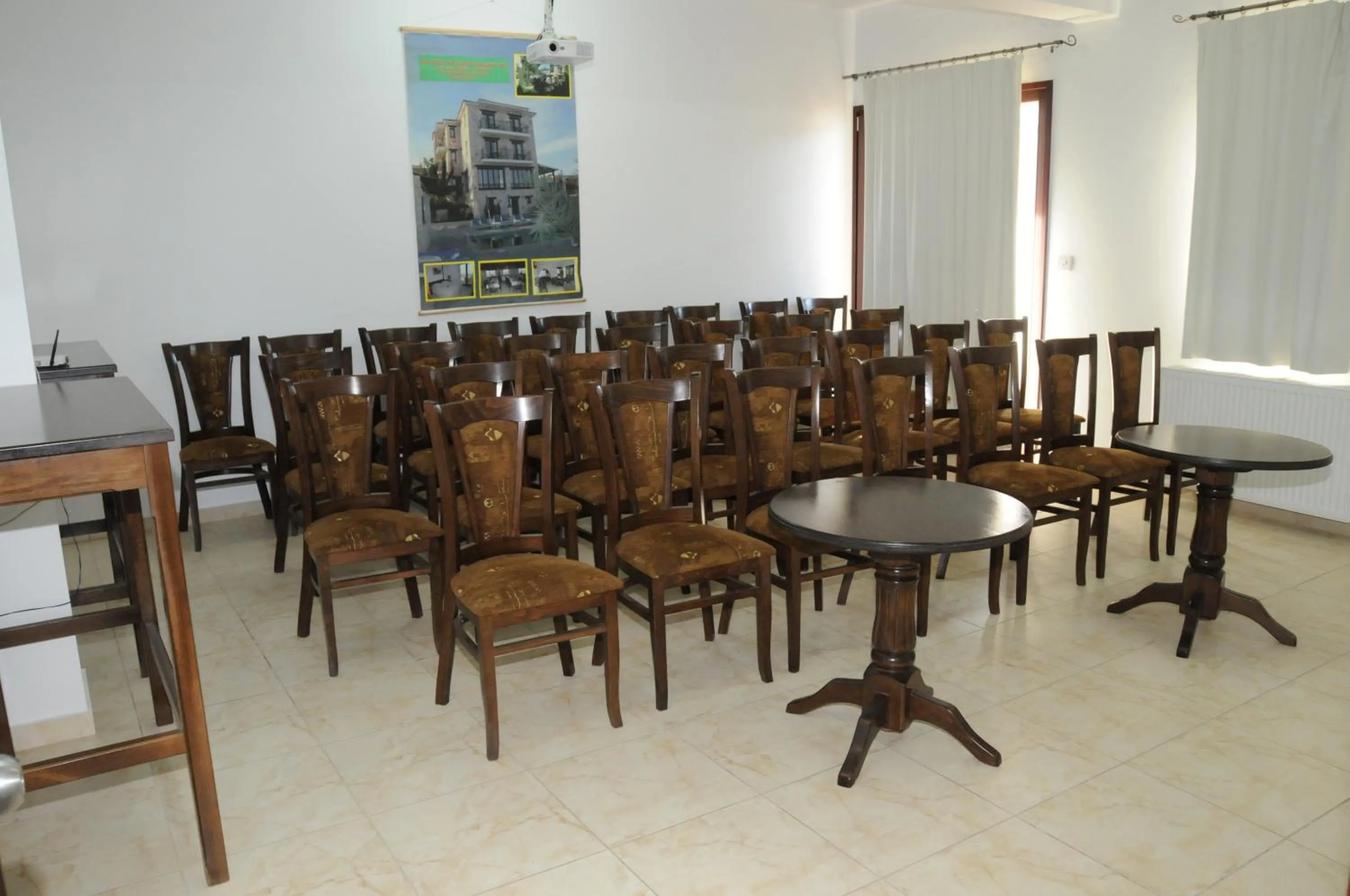 Business facilities in Palates Hotel