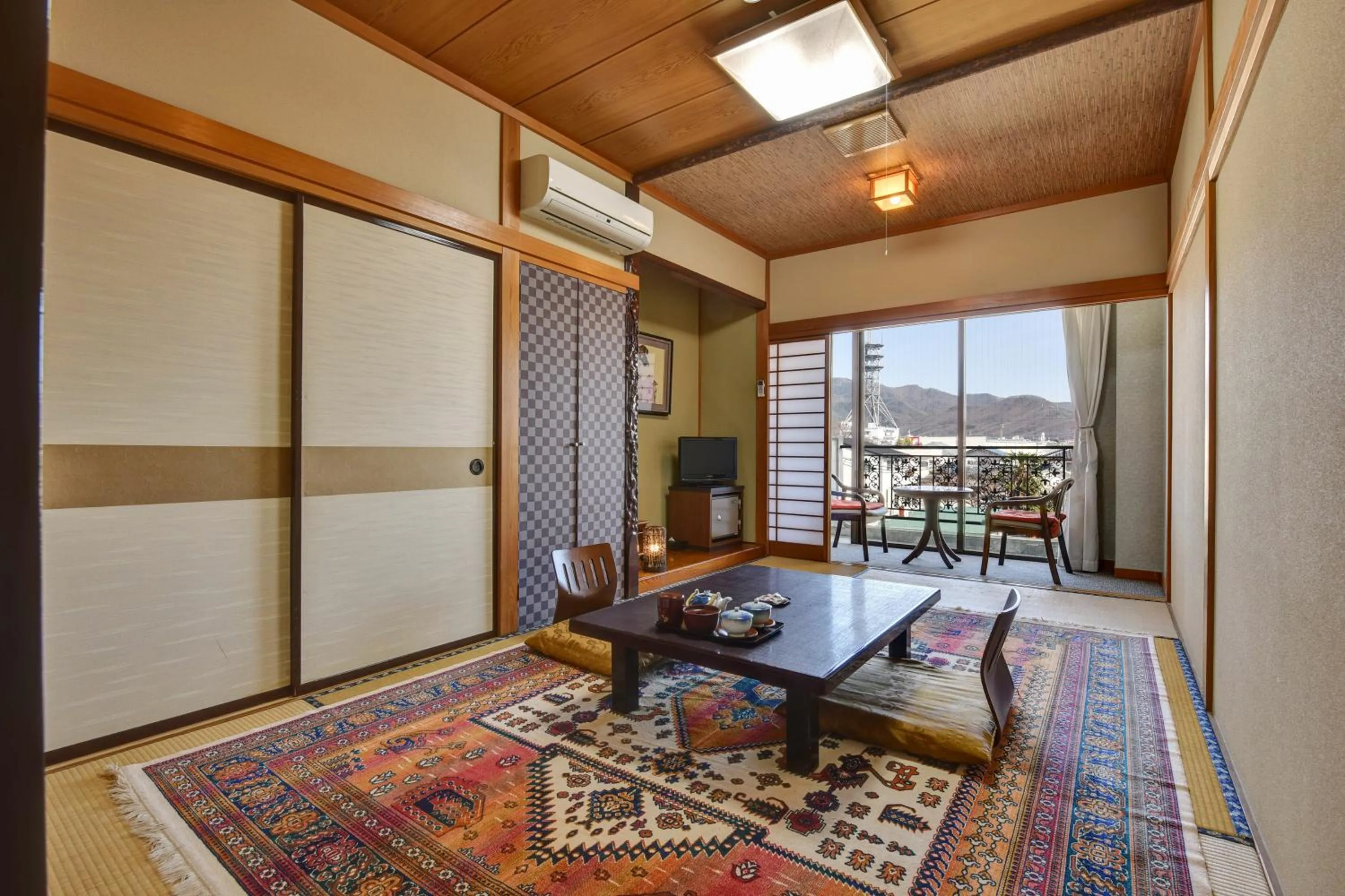 Photo of the whole room in Rakusuien