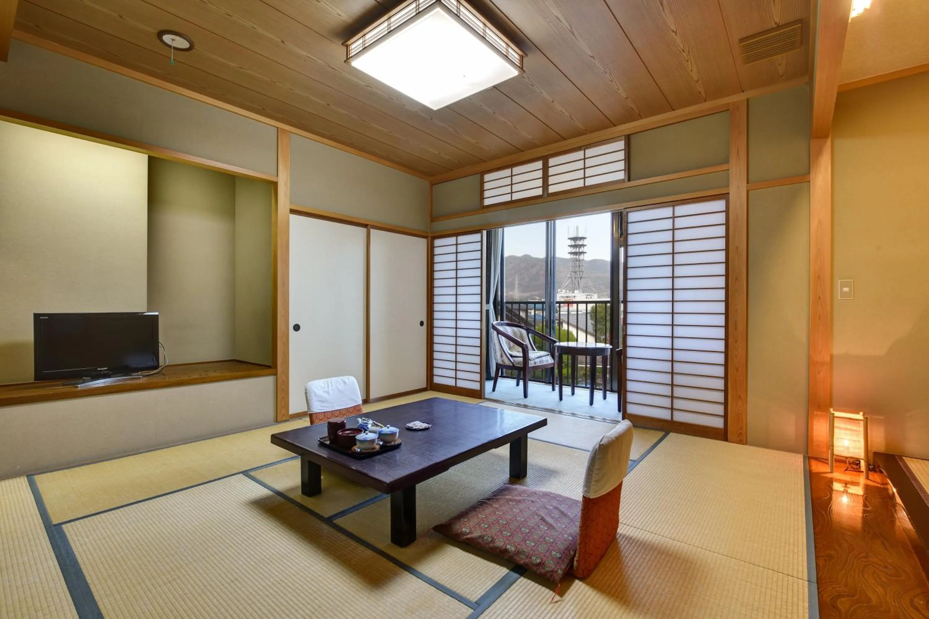 Photo of the whole room in Rakusuien