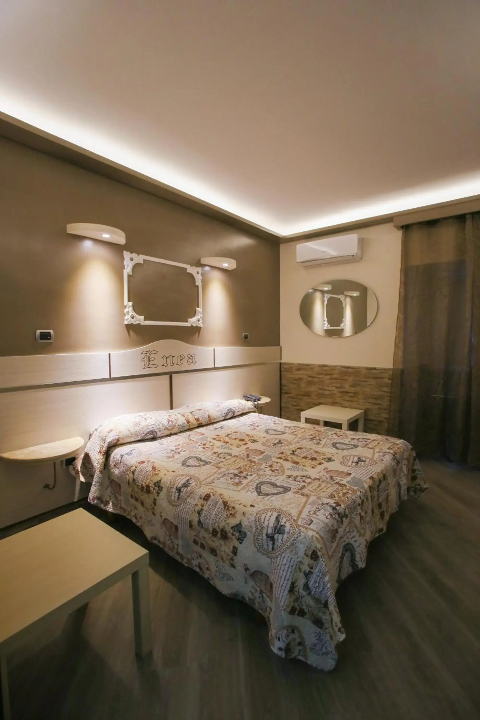 Double or Twin Room in Pensione Enea Double or Twin Room in Pensione Enea