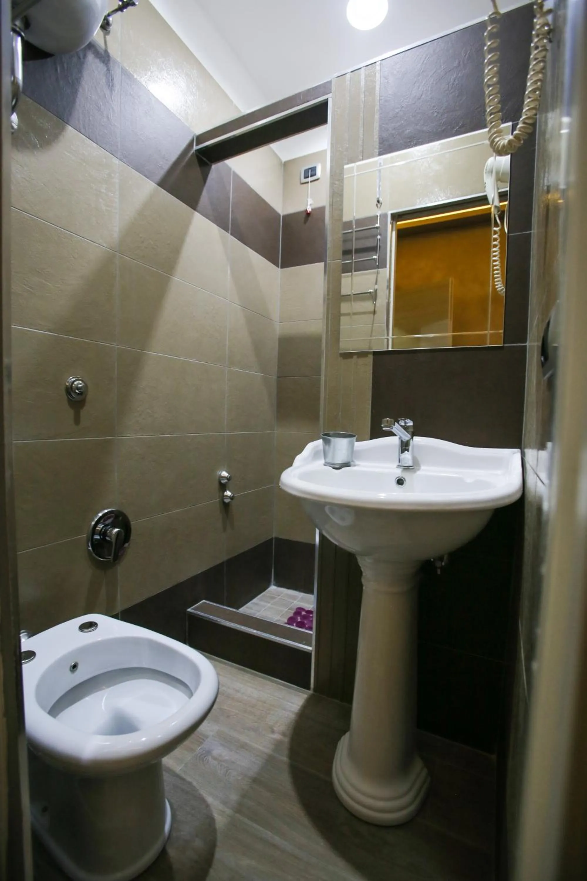 Bathroom in Pensione Enea