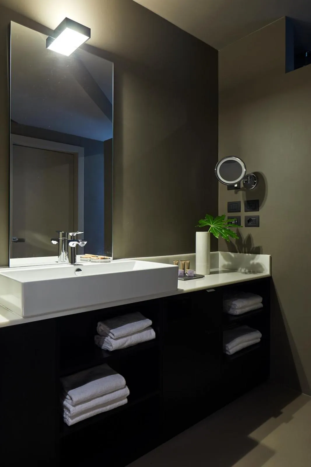 Bathroom in Delparco Hotel