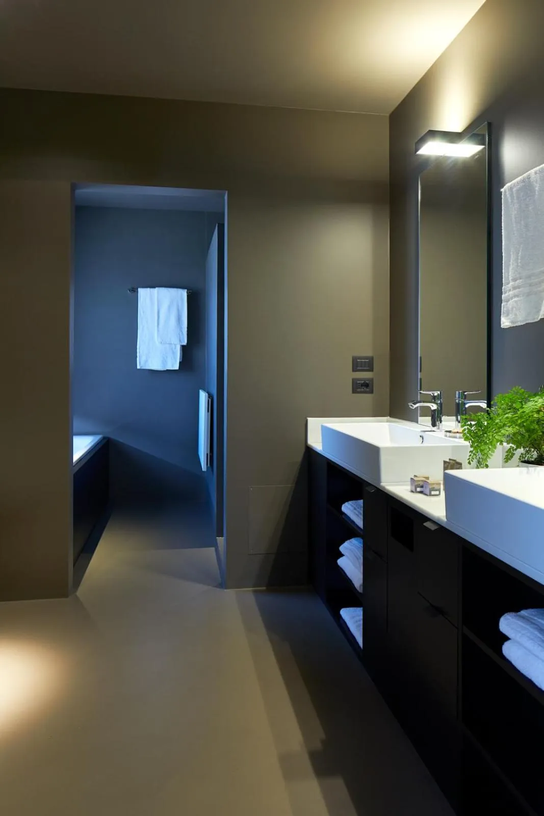 Bathroom in Delparco Hotel