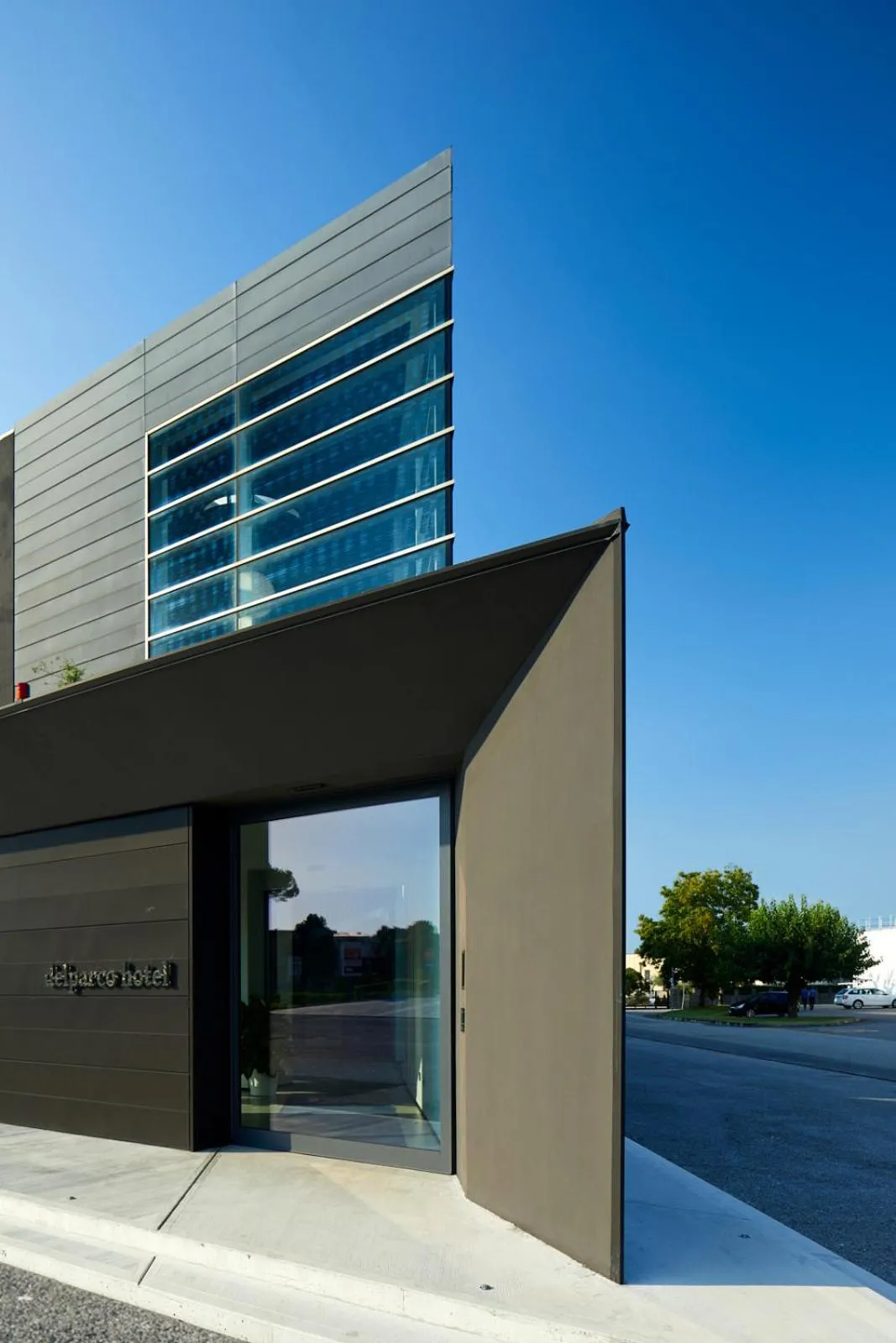 Facade/entrance in Delparco Hotel