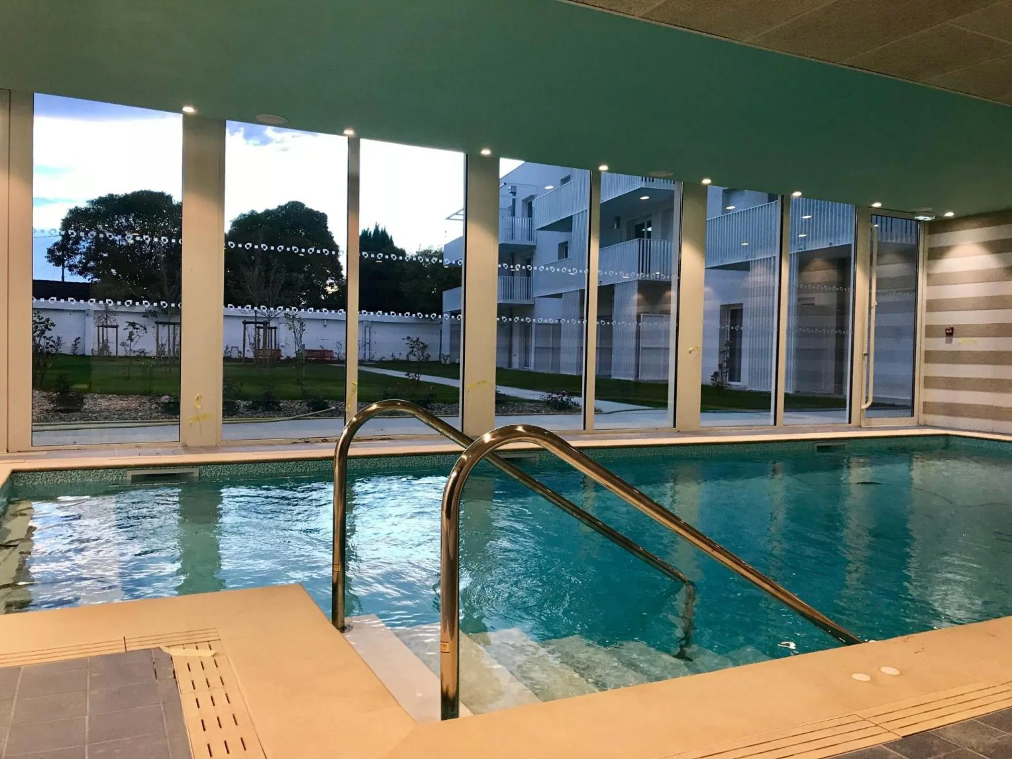 Swimming pool in DOMITYS LES PAGELLES