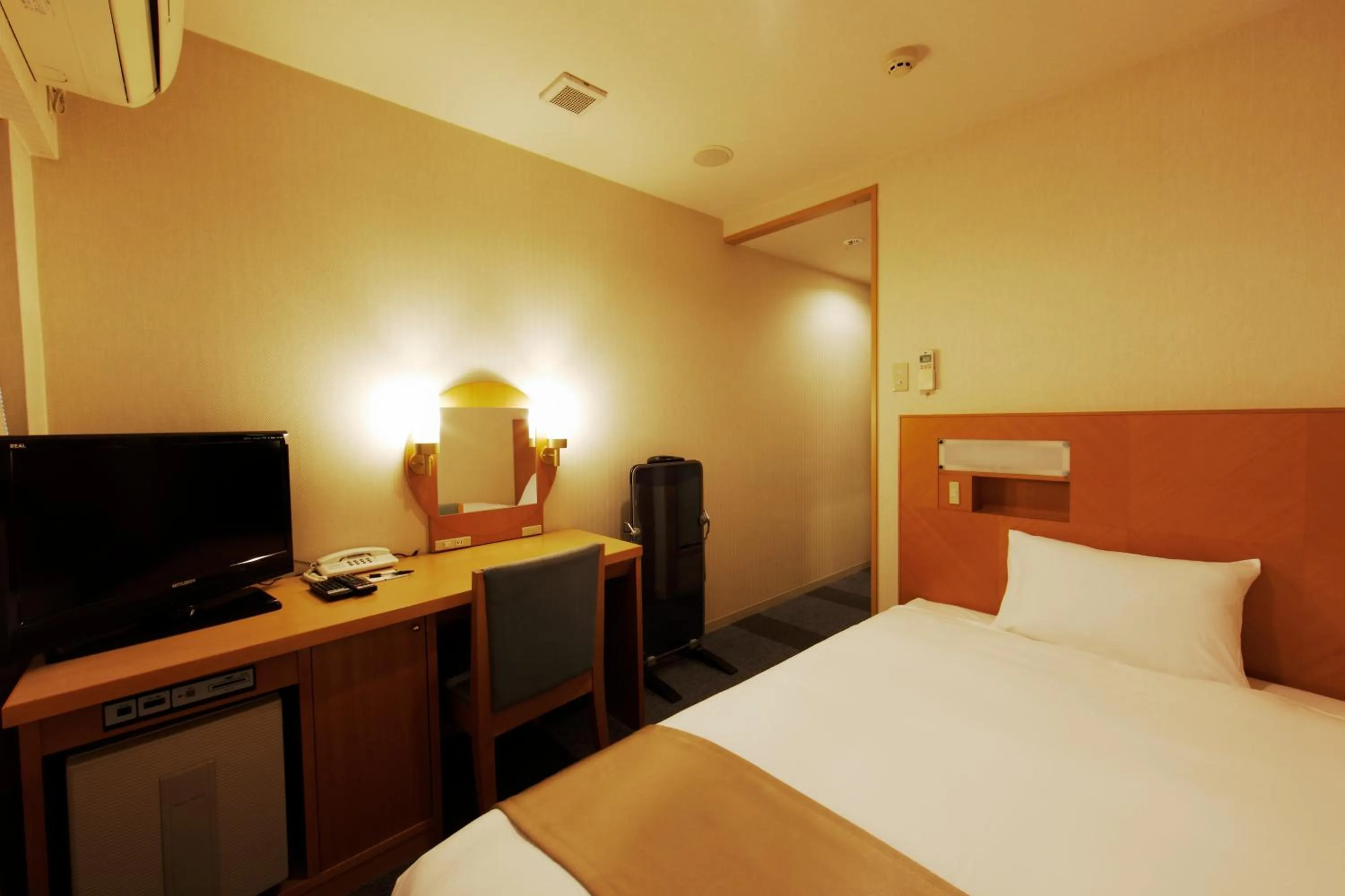 Bed in Chisun Inn Keikyu Kamata