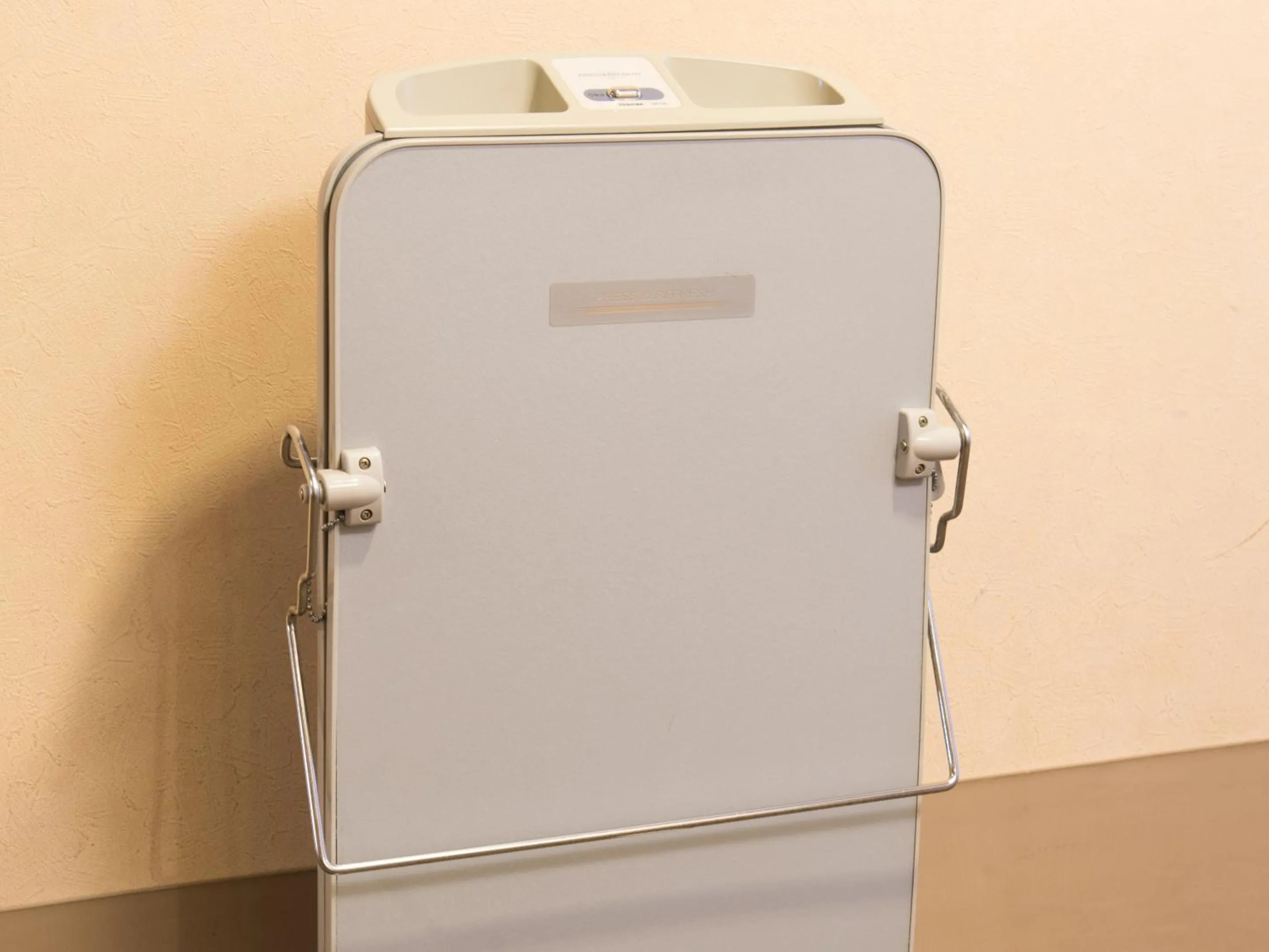 trouser press in Chisun Inn Keikyu Kamata