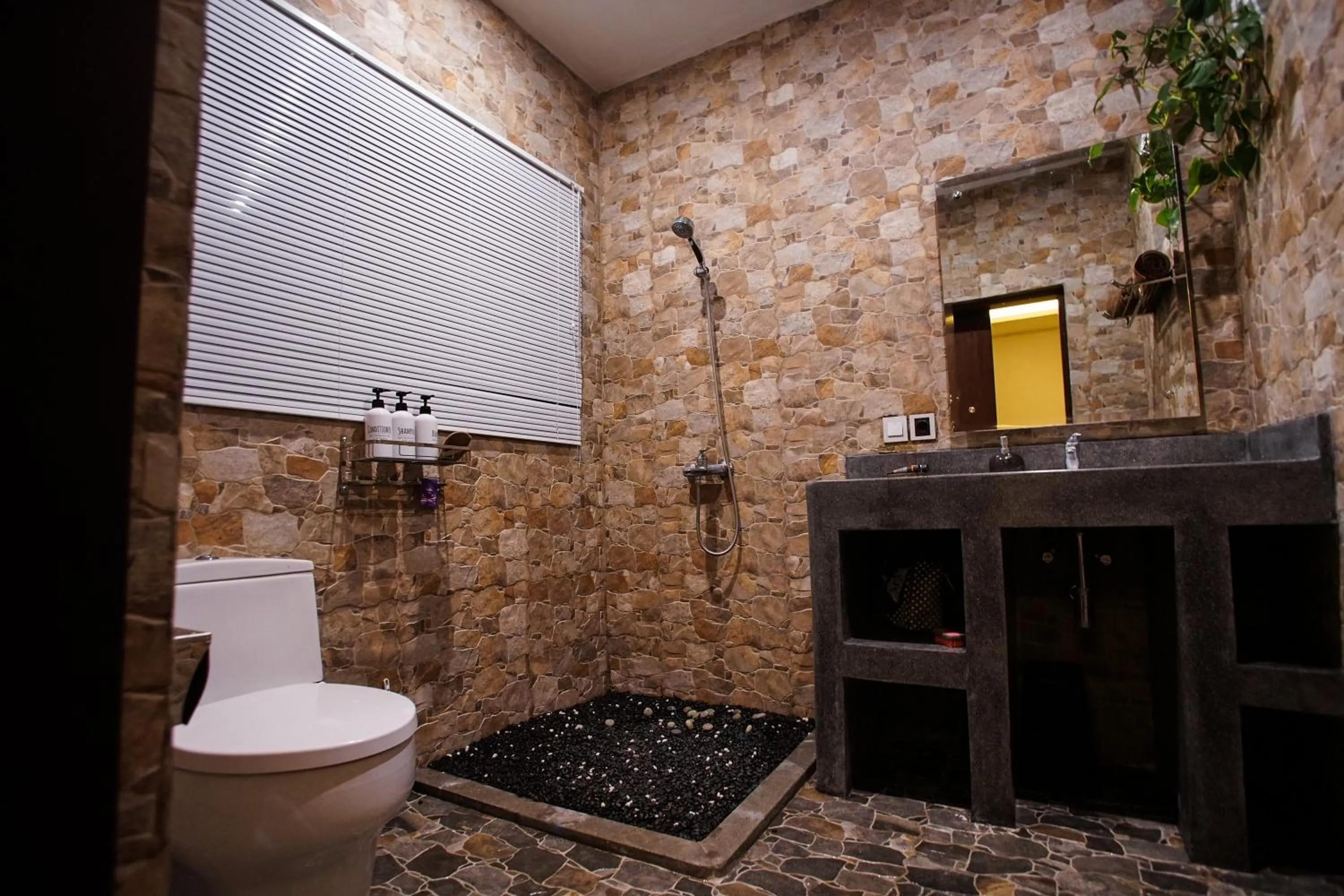 Shower in The Ocean Views Luxury Villas & Apartment