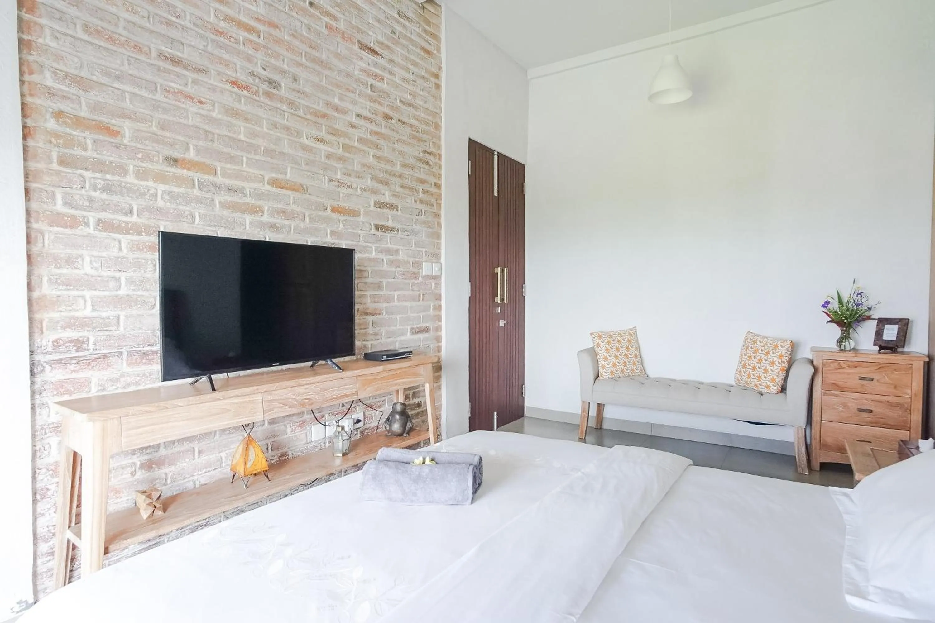 Bed in The Ocean Views Luxury Villas & Apartment