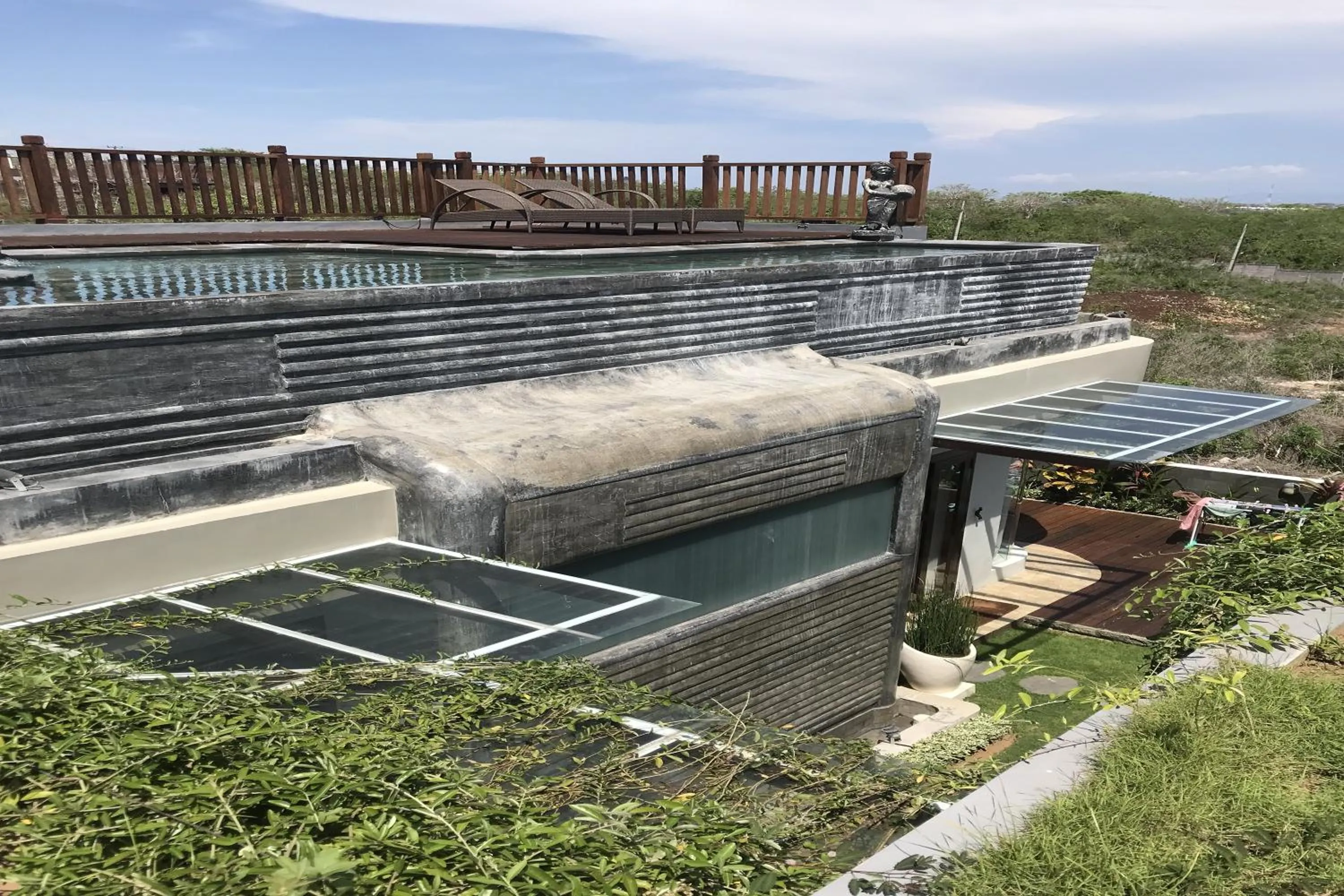 Day in The Ocean Views Luxury Villas & Apartment