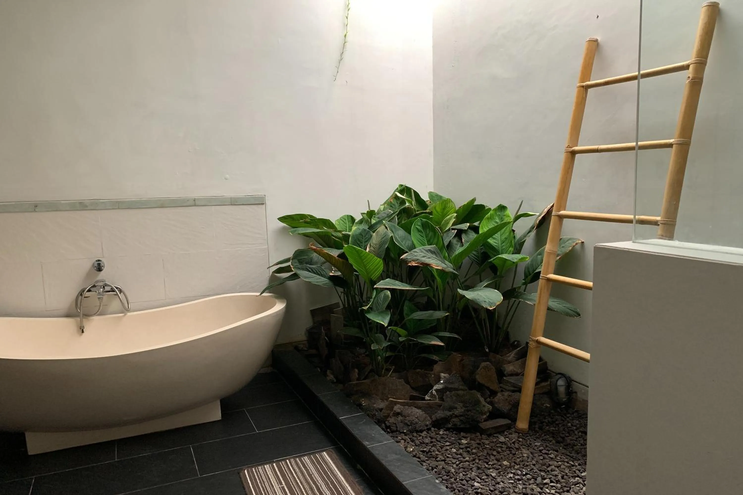 Bathroom in The Ocean Views Luxury Villas & Apartment