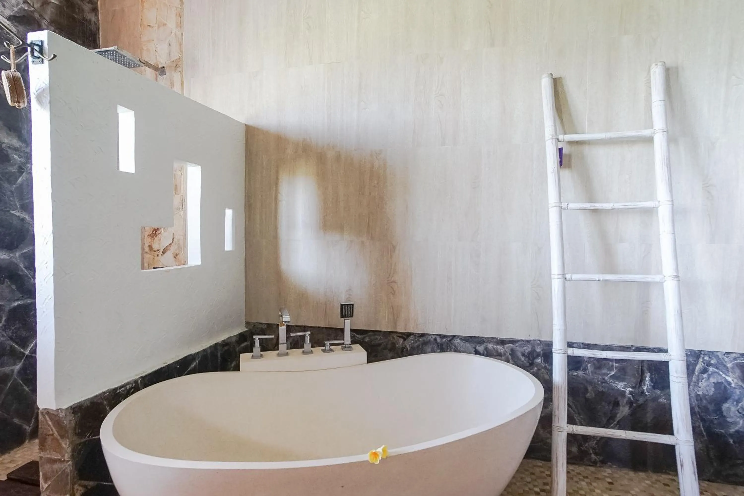 Bathroom in The Ocean Views Luxury Villas & Apartment