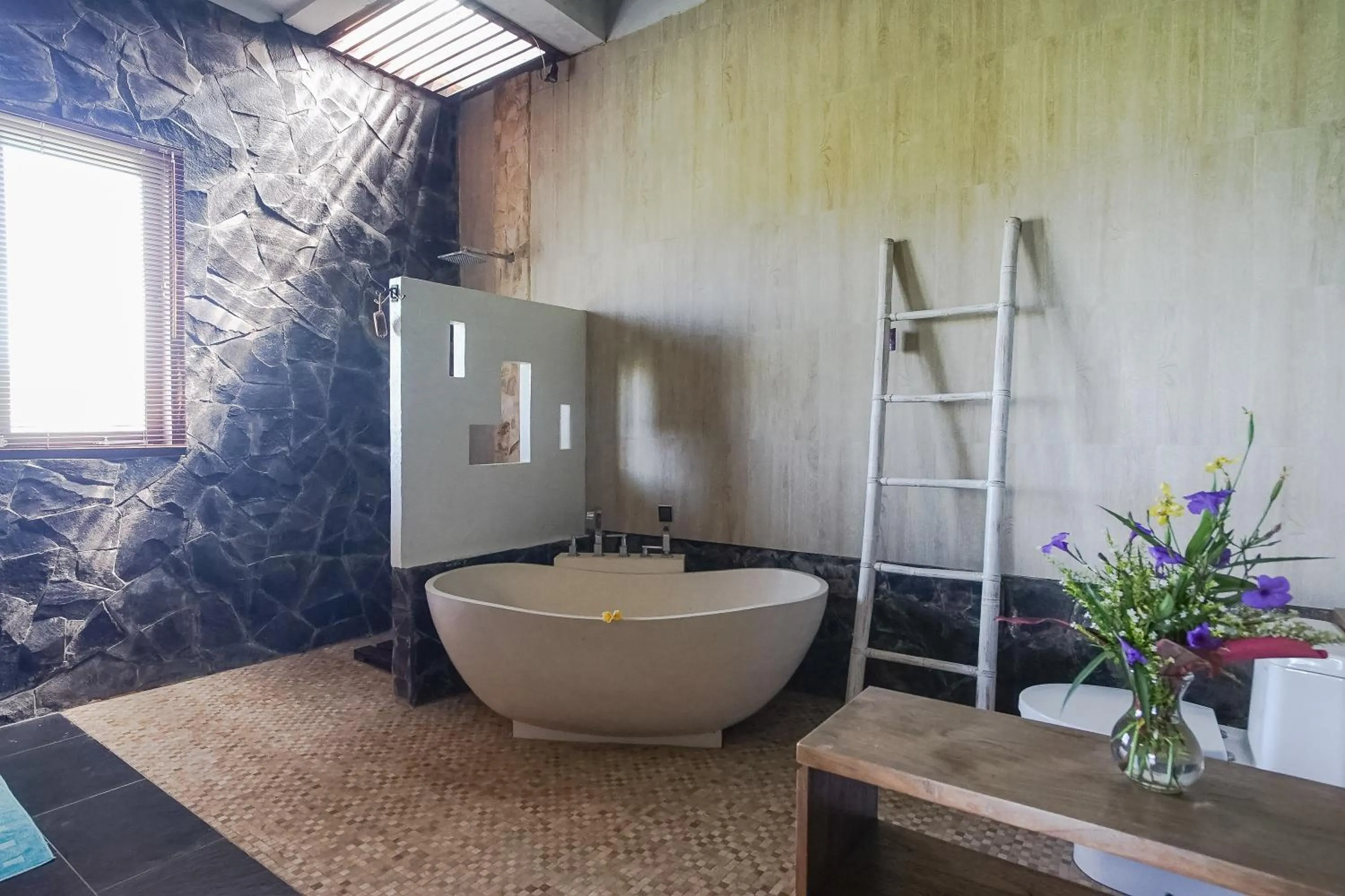 Bathroom in The Ocean Views Luxury Villas & Apartment