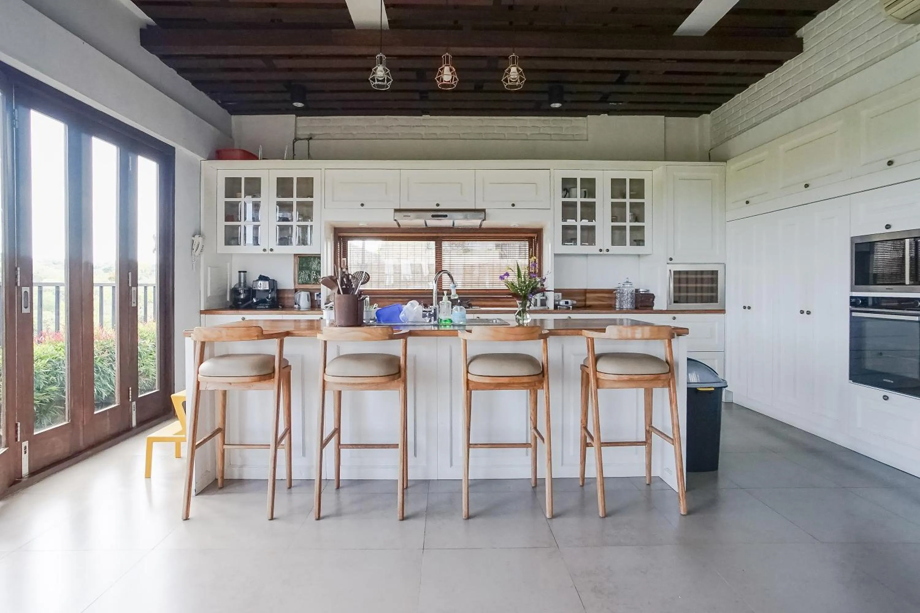 Kitchen or kitchenette in The Ocean Views Luxury Villas & Apartment