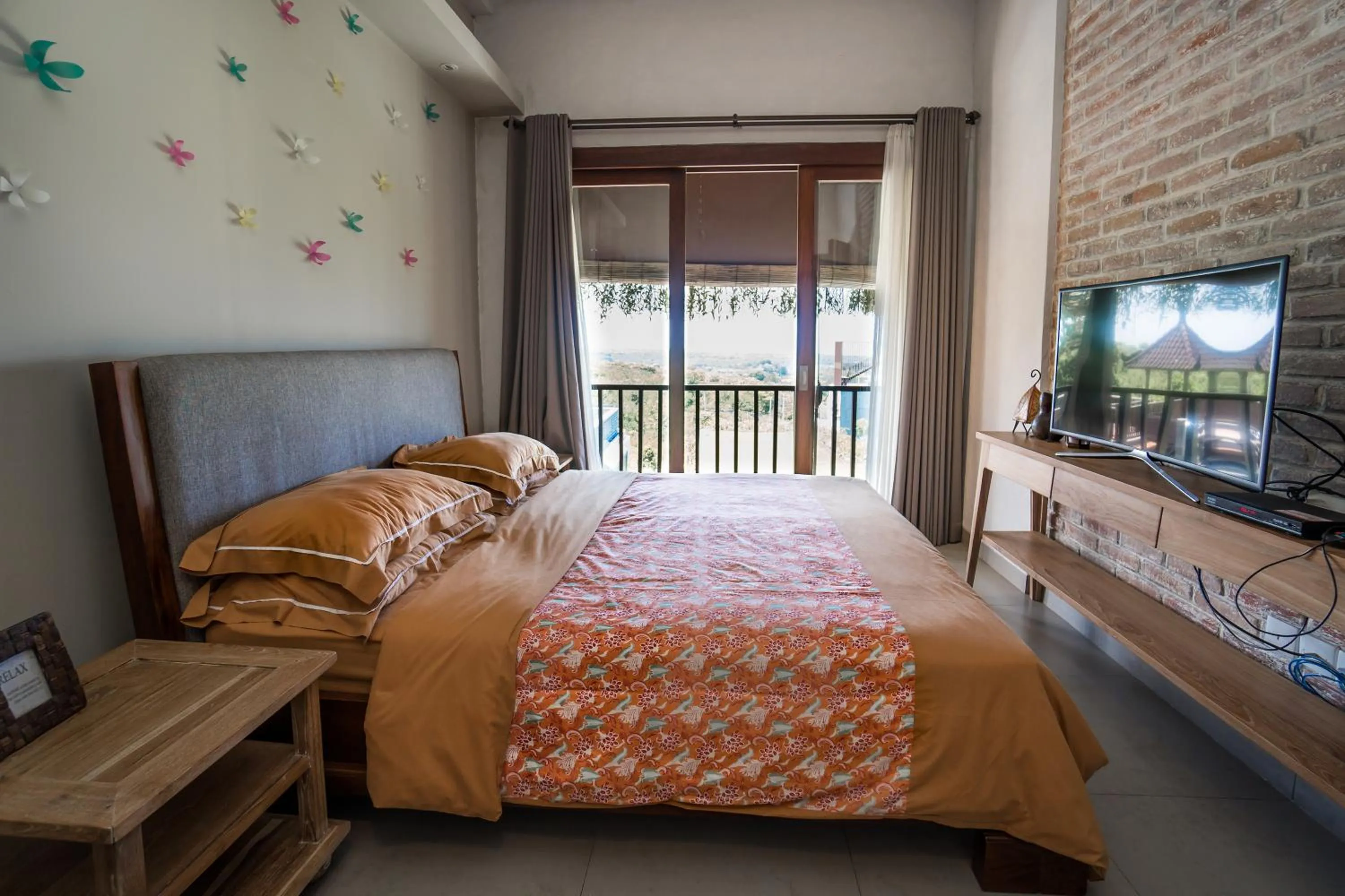 Bed in The Ocean Views Luxury Villas & Apartment