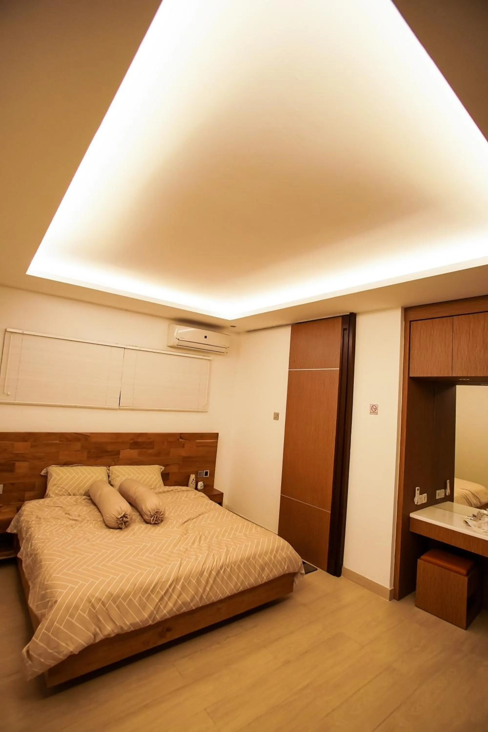 Bed in The Ocean Views Luxury Villas & Apartment