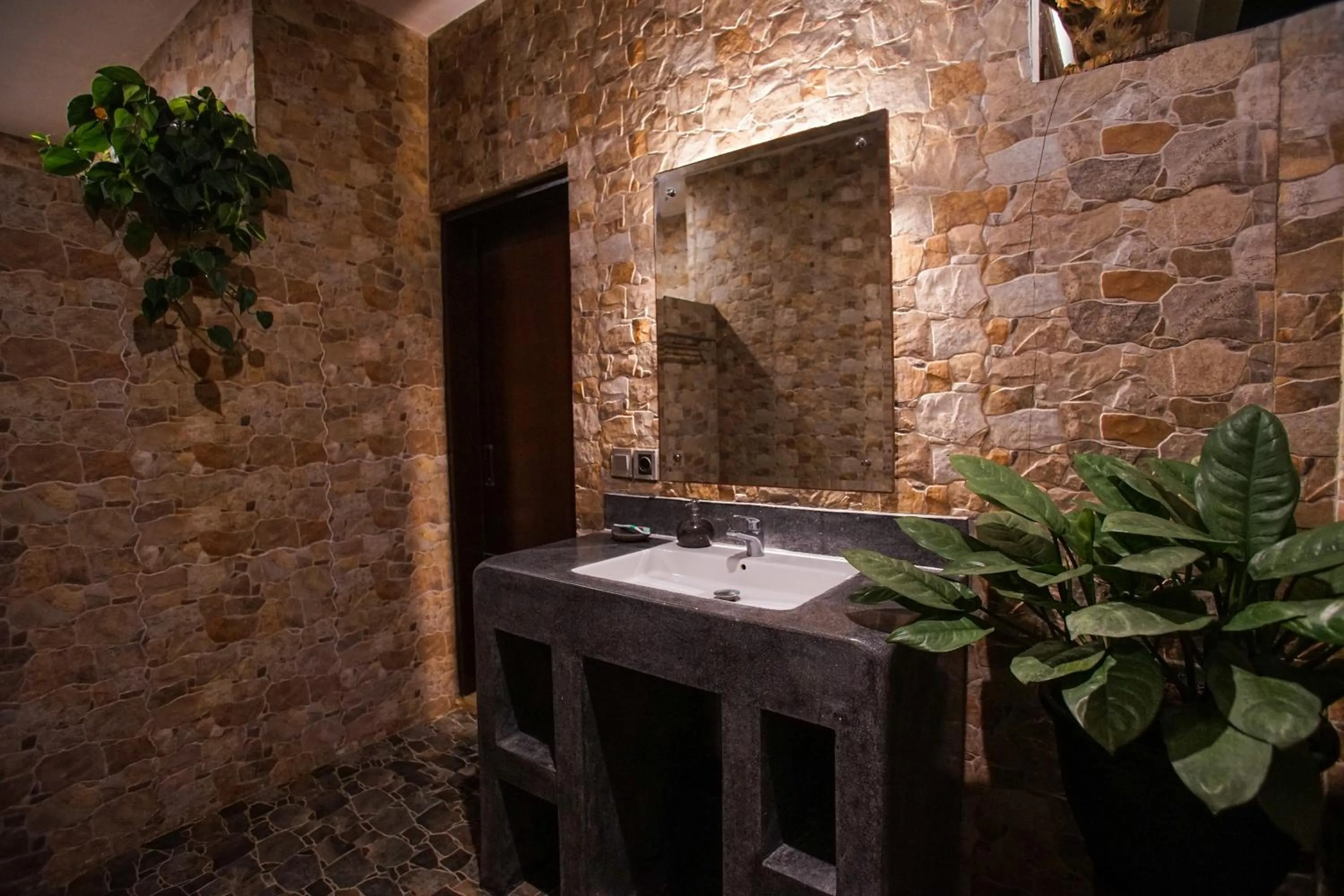 Bathroom in The Ocean Views Luxury Villas & Apartment