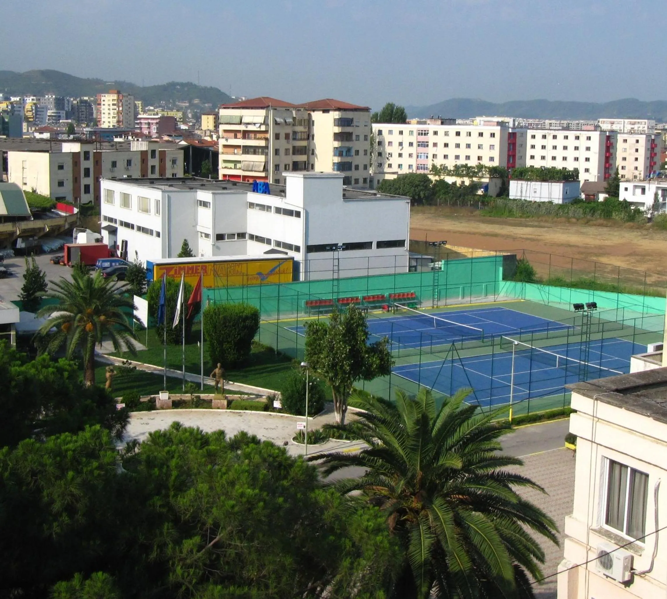Tennis court in Hotel Doro City