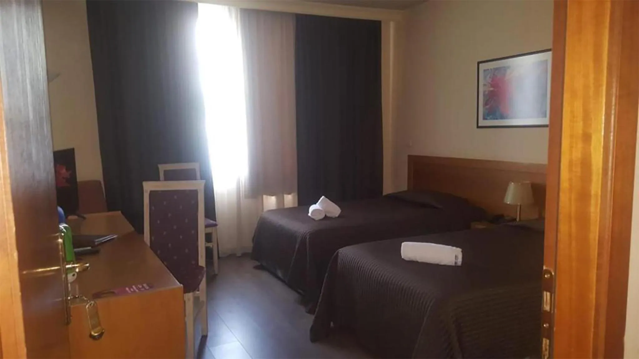 Living room, Bed in Hotel Doro City