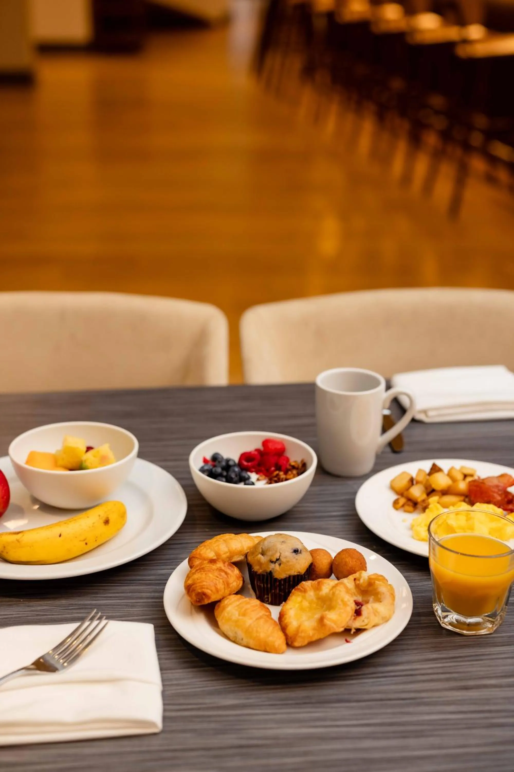 Food and drinks in The Bethesdan Hotel, Tapestry Collection by Hilton