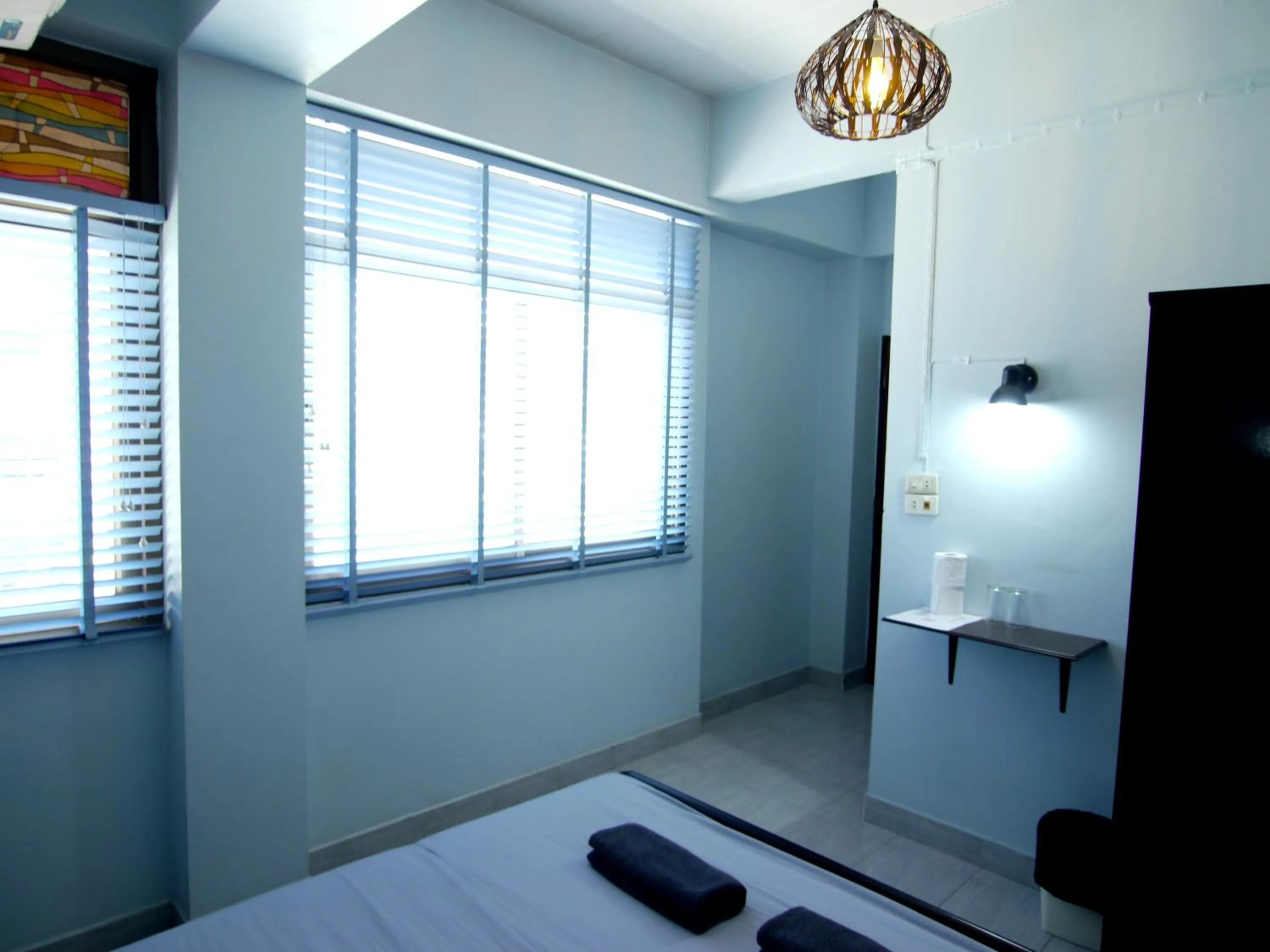 Photo of the whole room, Bed in Mam's House Khaosan