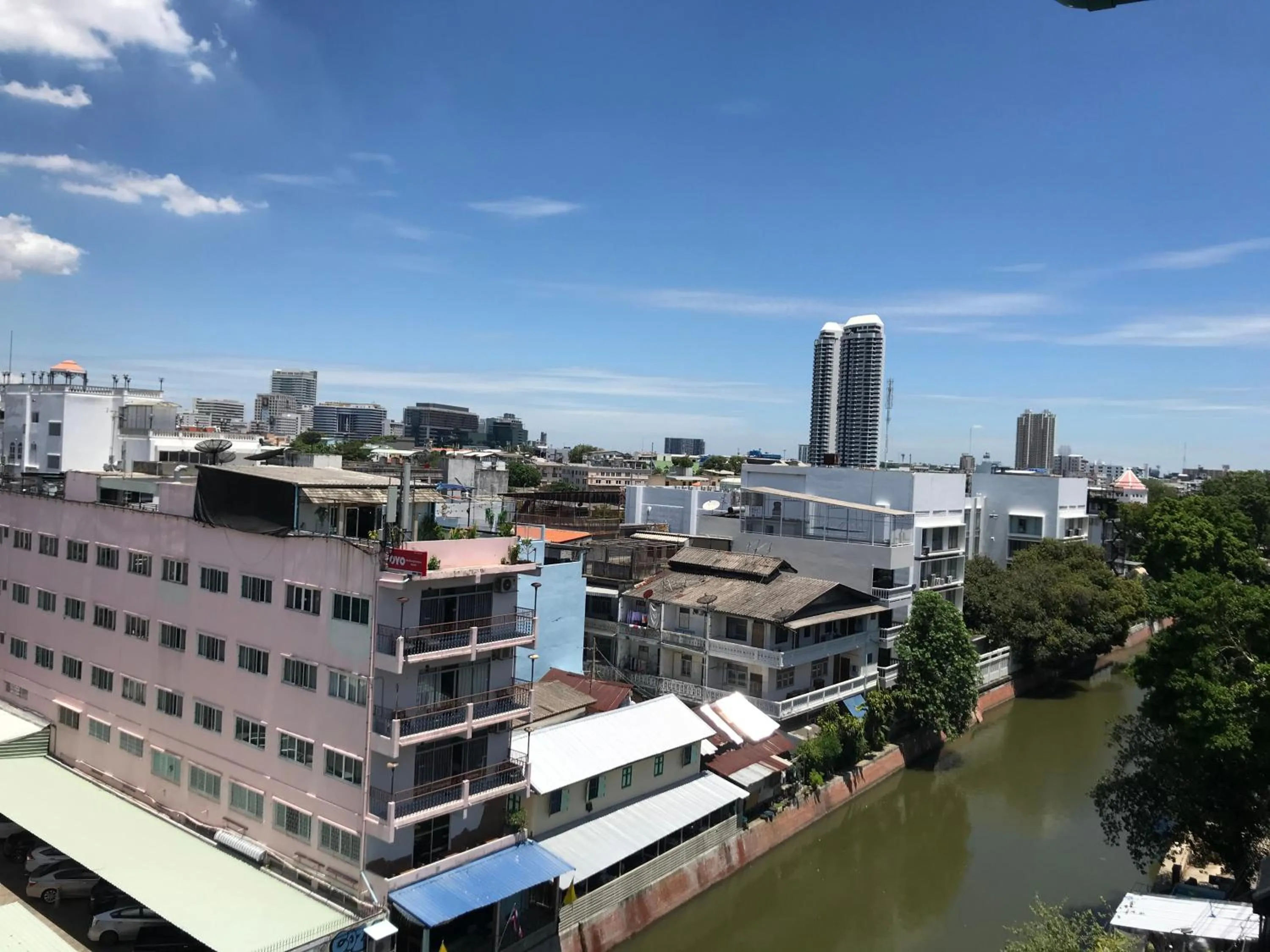Property building in Mam's House Khaosan