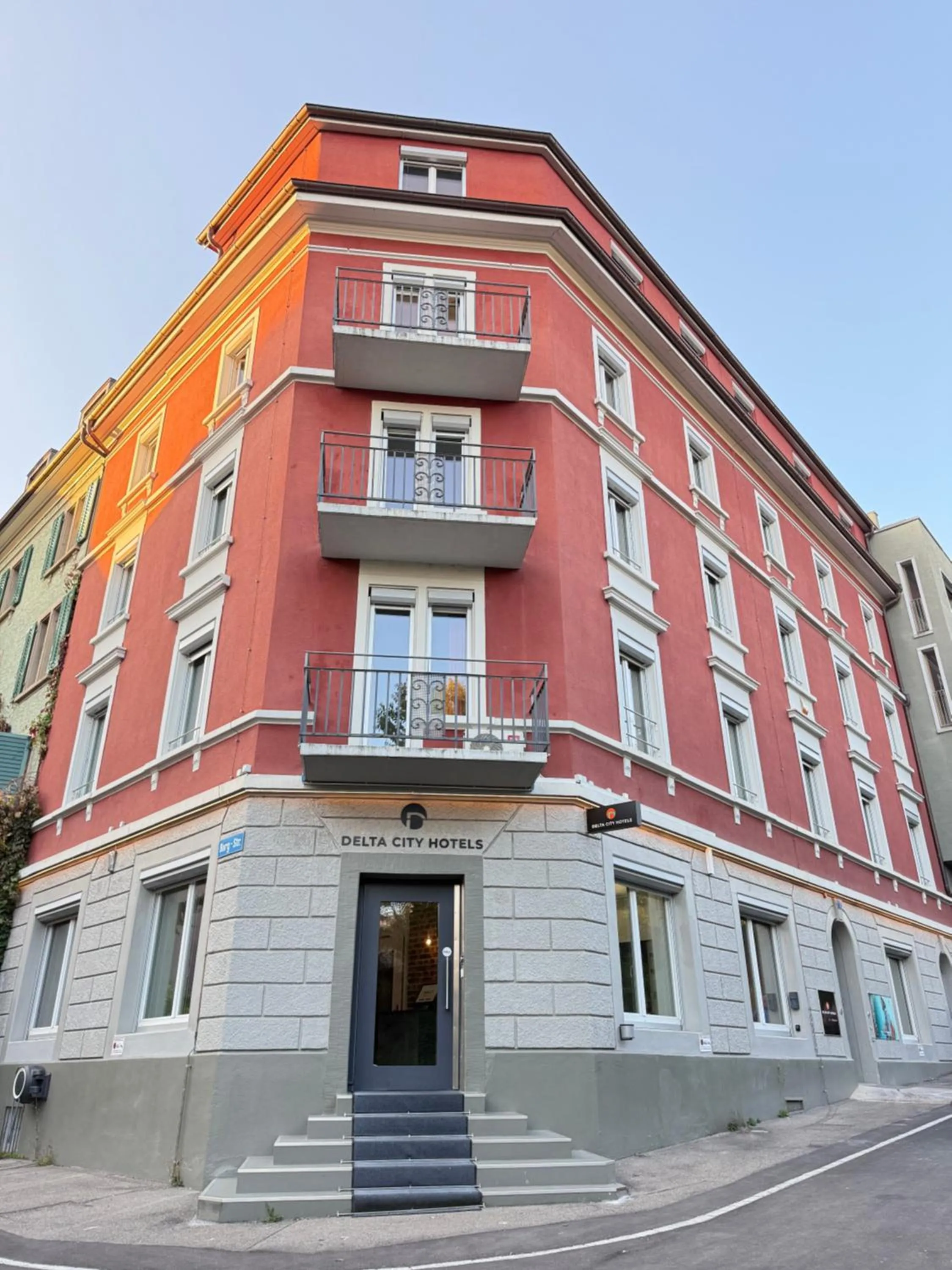 Delta City Hotels - Self check-in