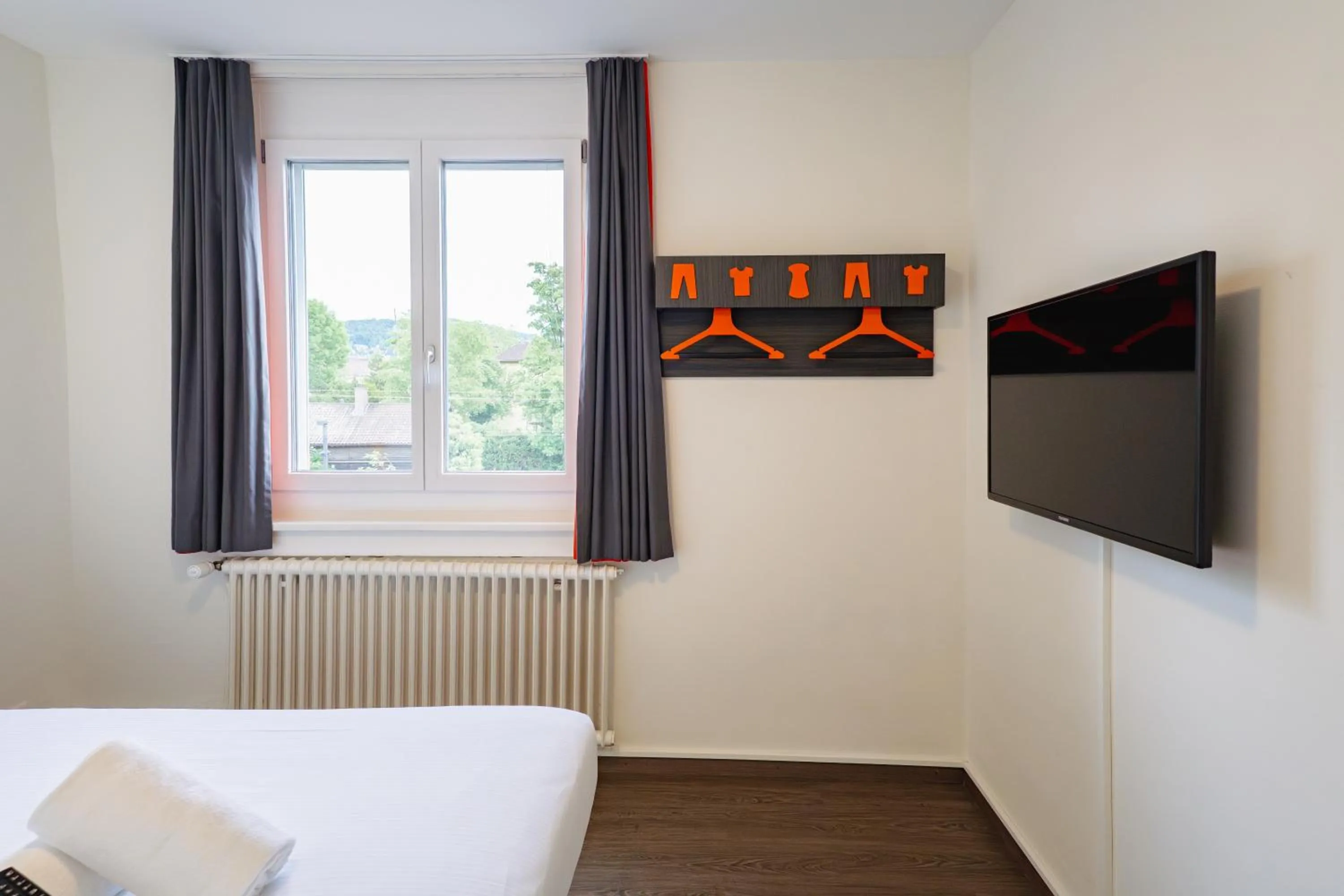 TV and multimedia in easyHotel Zürich City West