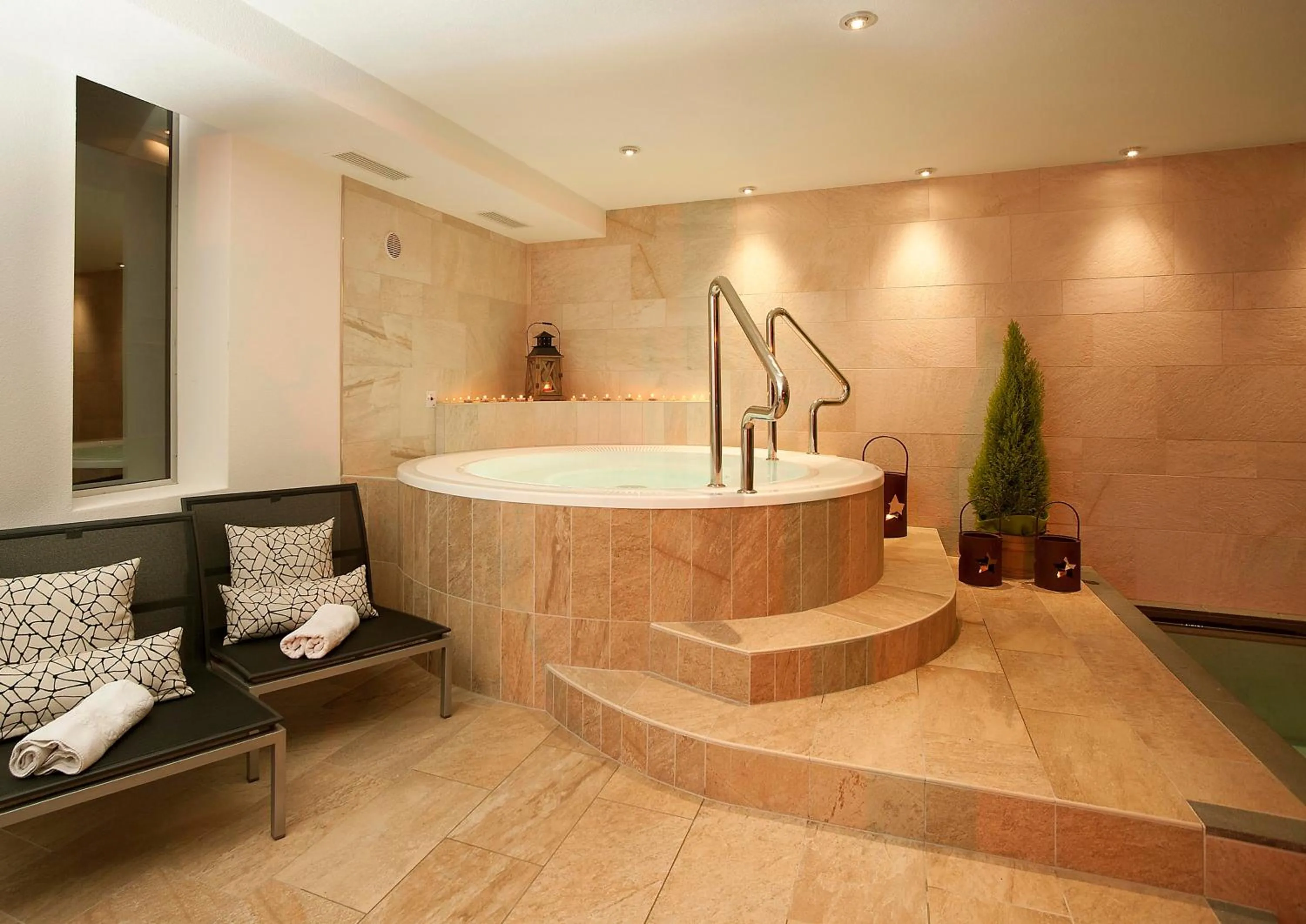 Hot Tub in Hotel Italia