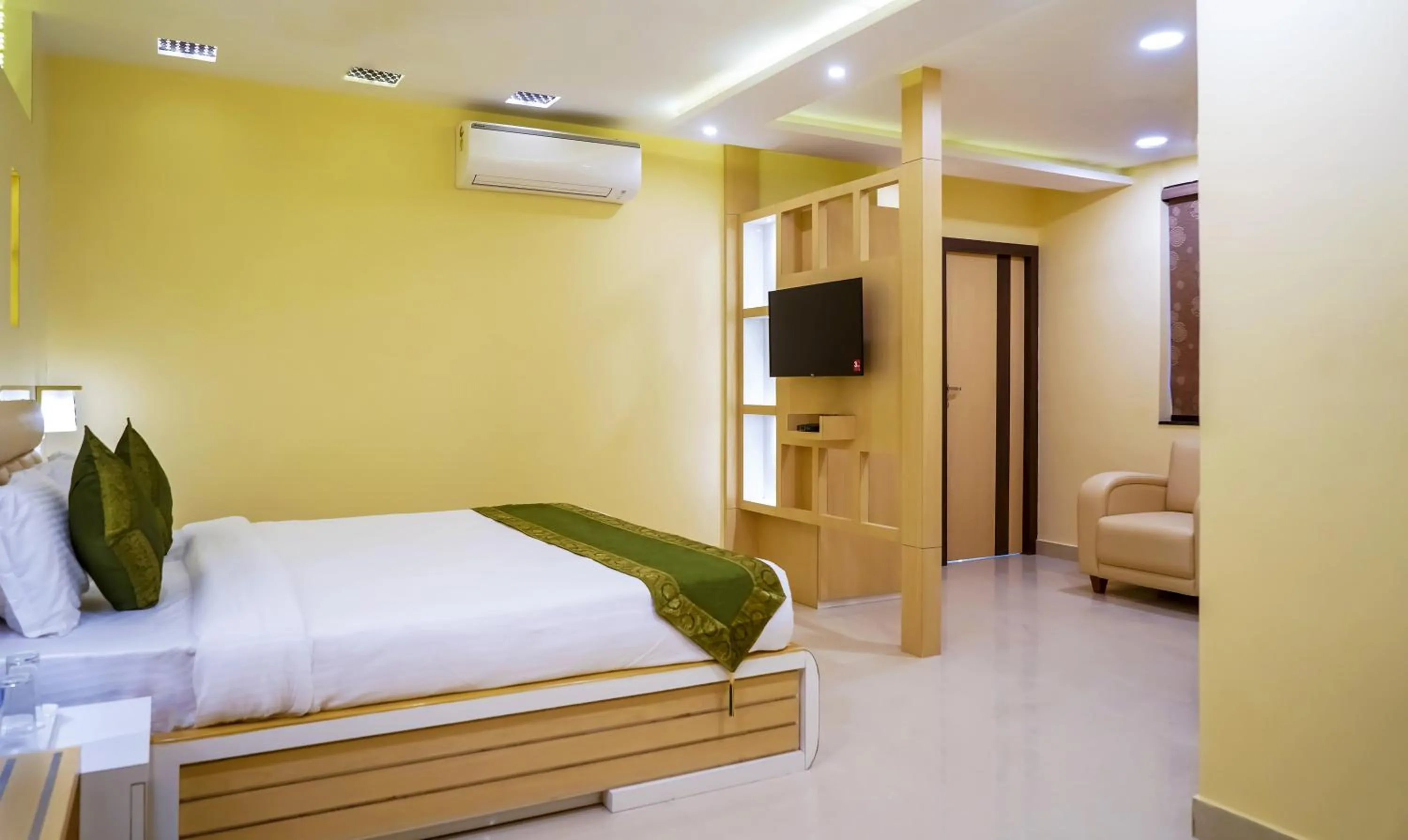 Bed in Treebo Oasis, Laxmisagar