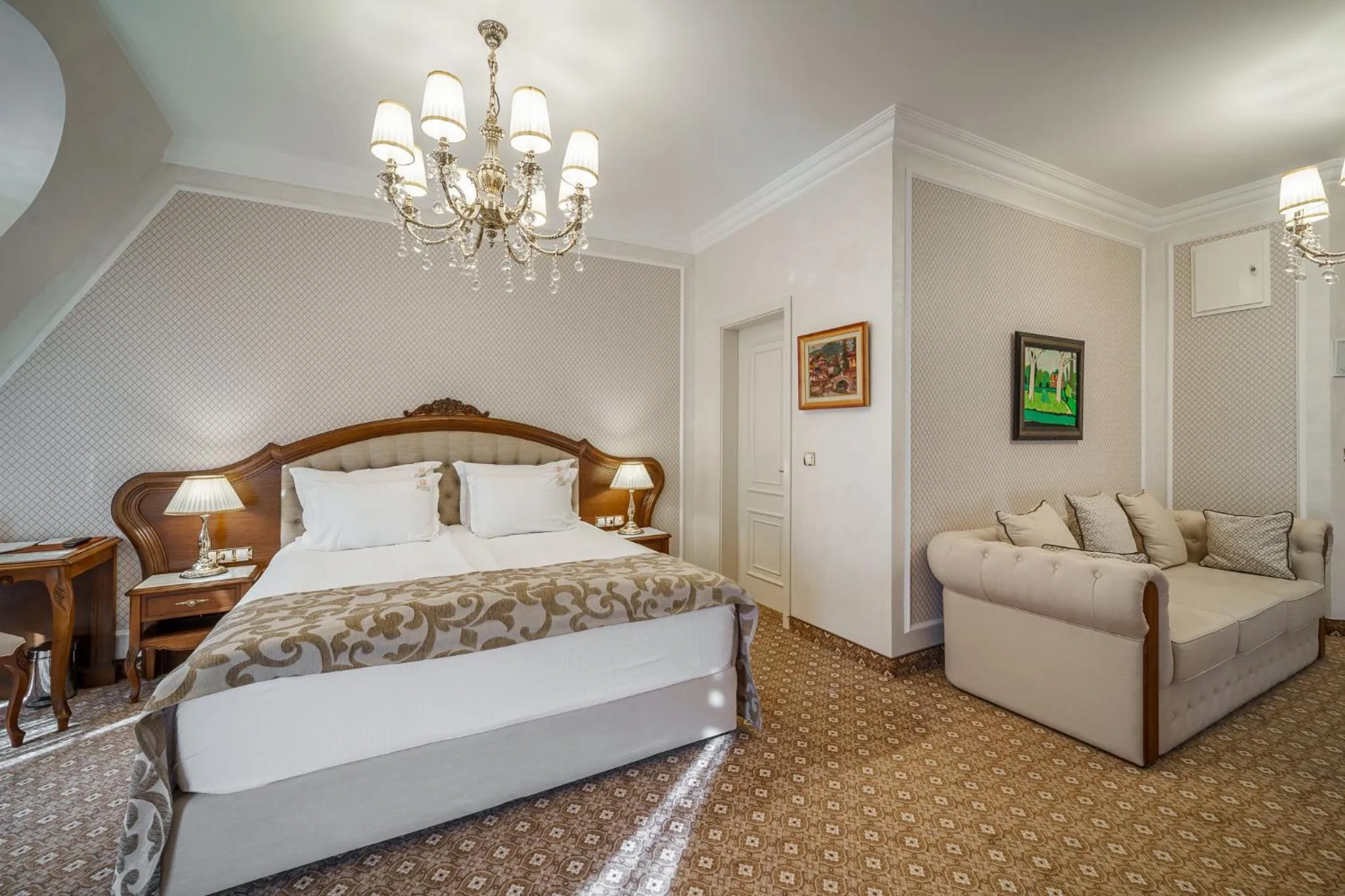 Bedroom, Bed in Residence City Garden - Certificate of Excellence Top 10 BEST Five-Stars City Hotels for 2024 awarded by HTIF