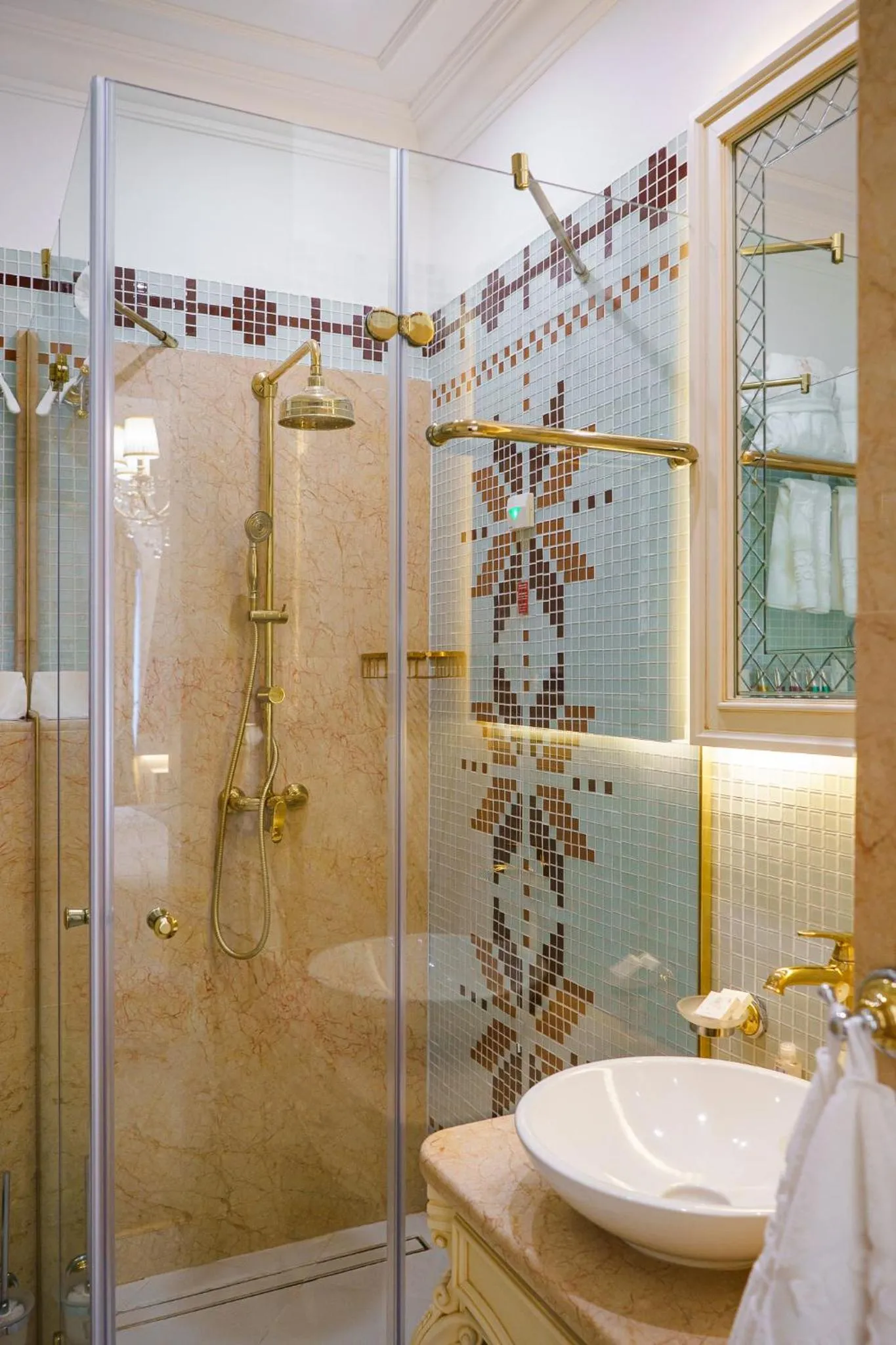 Bathroom in Residence City Garden - Certificate of Excellence Top 10 BEST Five-Stars City Hotels for 2024 awarded by HTIF