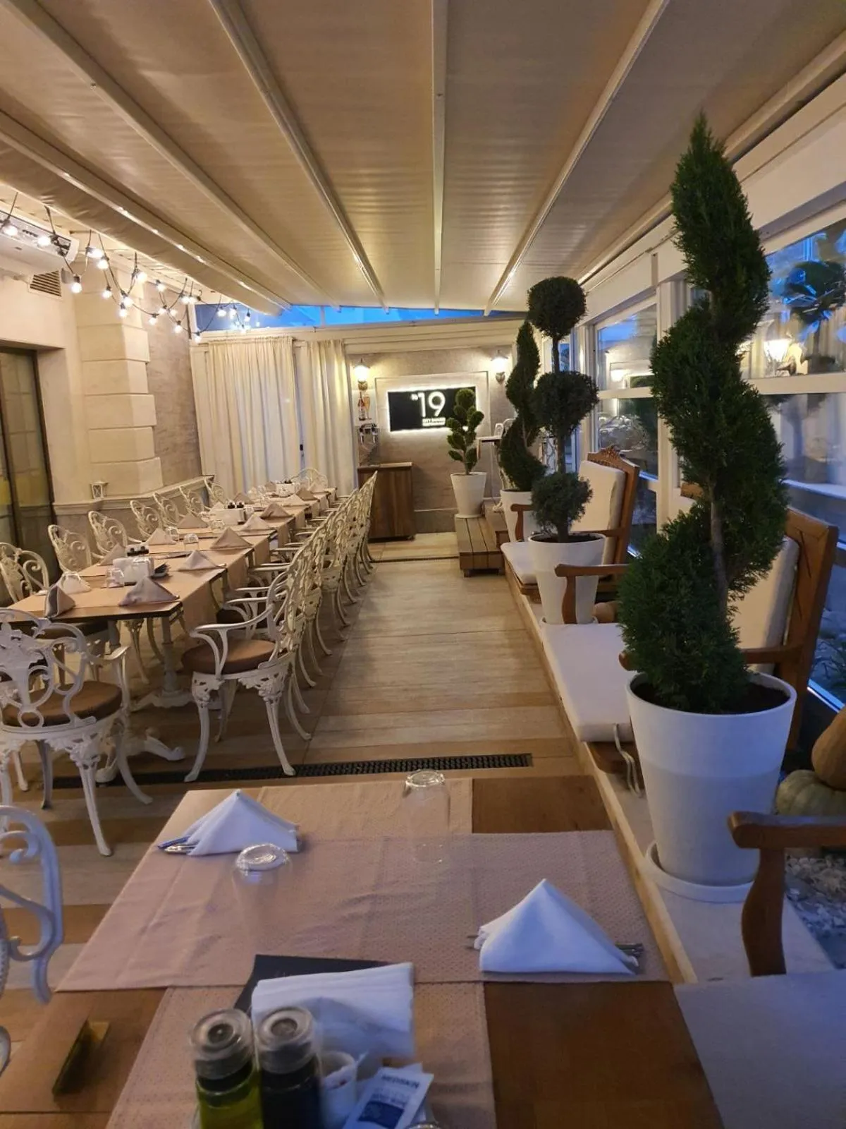 Restaurant/places to eat in Residence City Garden - Certificate of Excellence Top 10 BEST Five-Stars City Hotels for 2024 awarded by HTIF