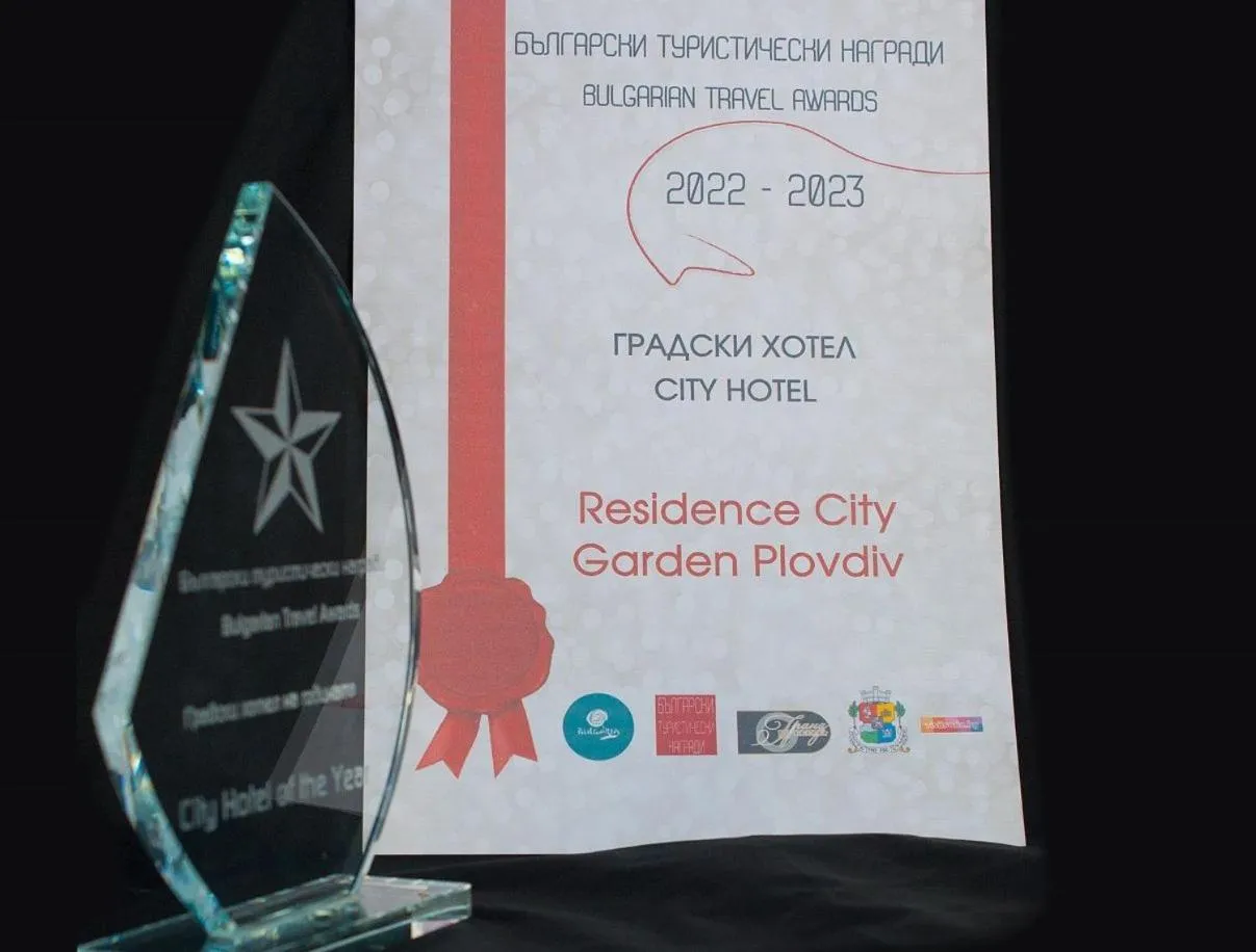 Logo/Certificate/Sign in Residence City Garden - Certificate of Excellence Top 10 BEST Five-Stars City Hotels for 2024 awarded by HTIF