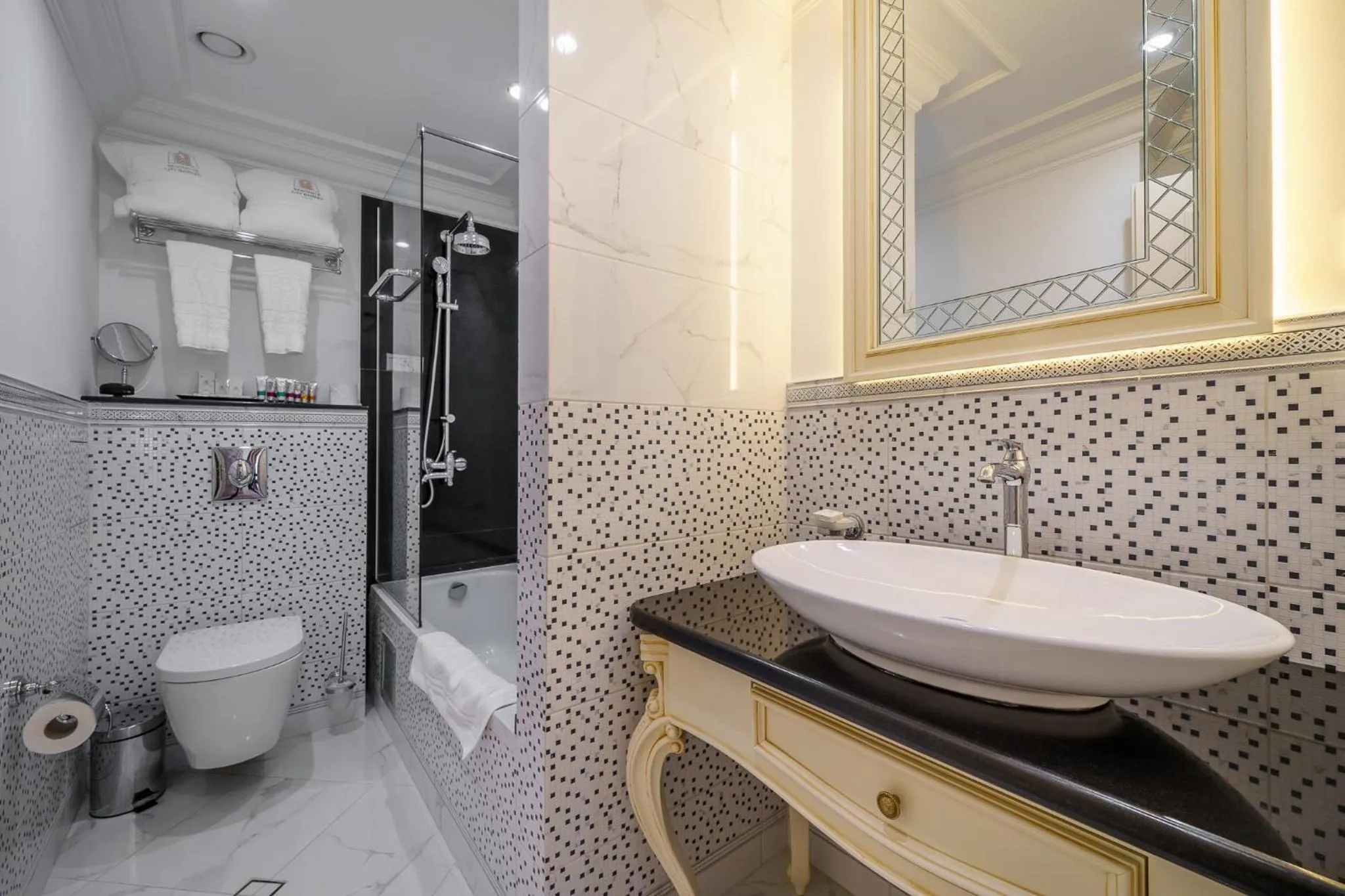 Bathroom in Residence City Garden - Certificate of Excellence Top 10 BEST Five-Stars City Hotels for 2024 awarded by HTIF