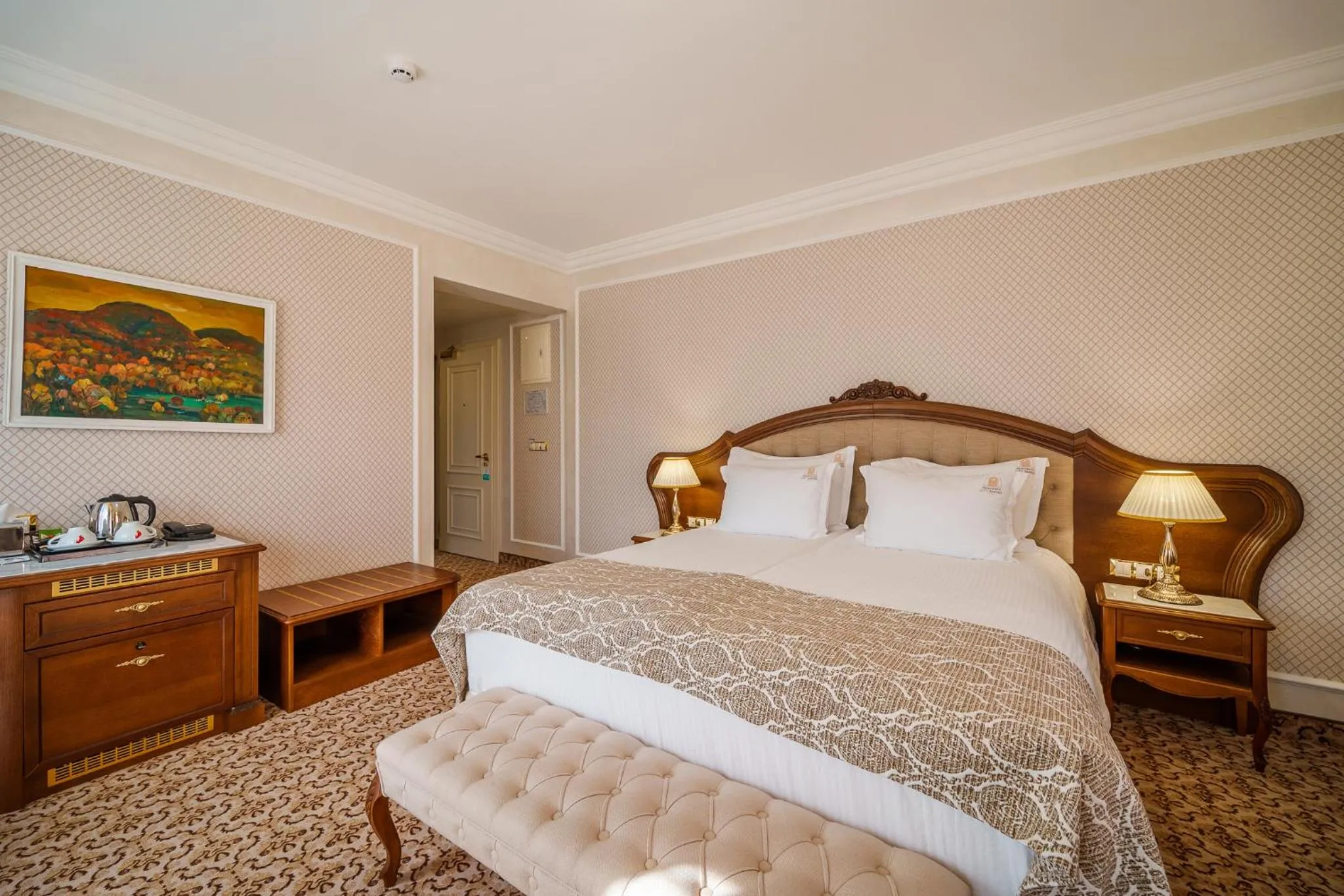 Photo of the whole room, Bed in Residence City Garden - Certificate of Excellence Top 10 BEST Five-Stars City Hotels for 2024 awarded by HTIF