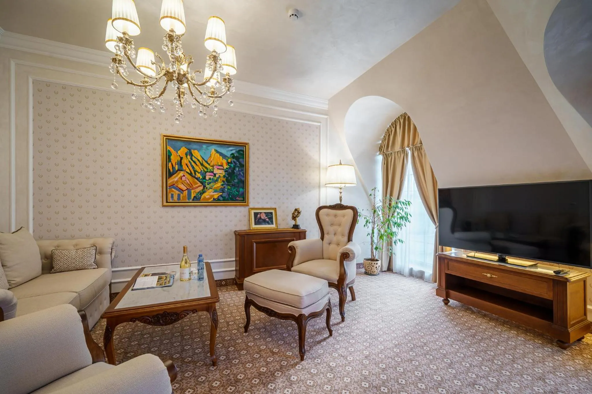 Living room in Residence City Garden - Certificate of Excellence Top 10 BEST Five-Stars City Hotels for 2024 awarded by HTIF