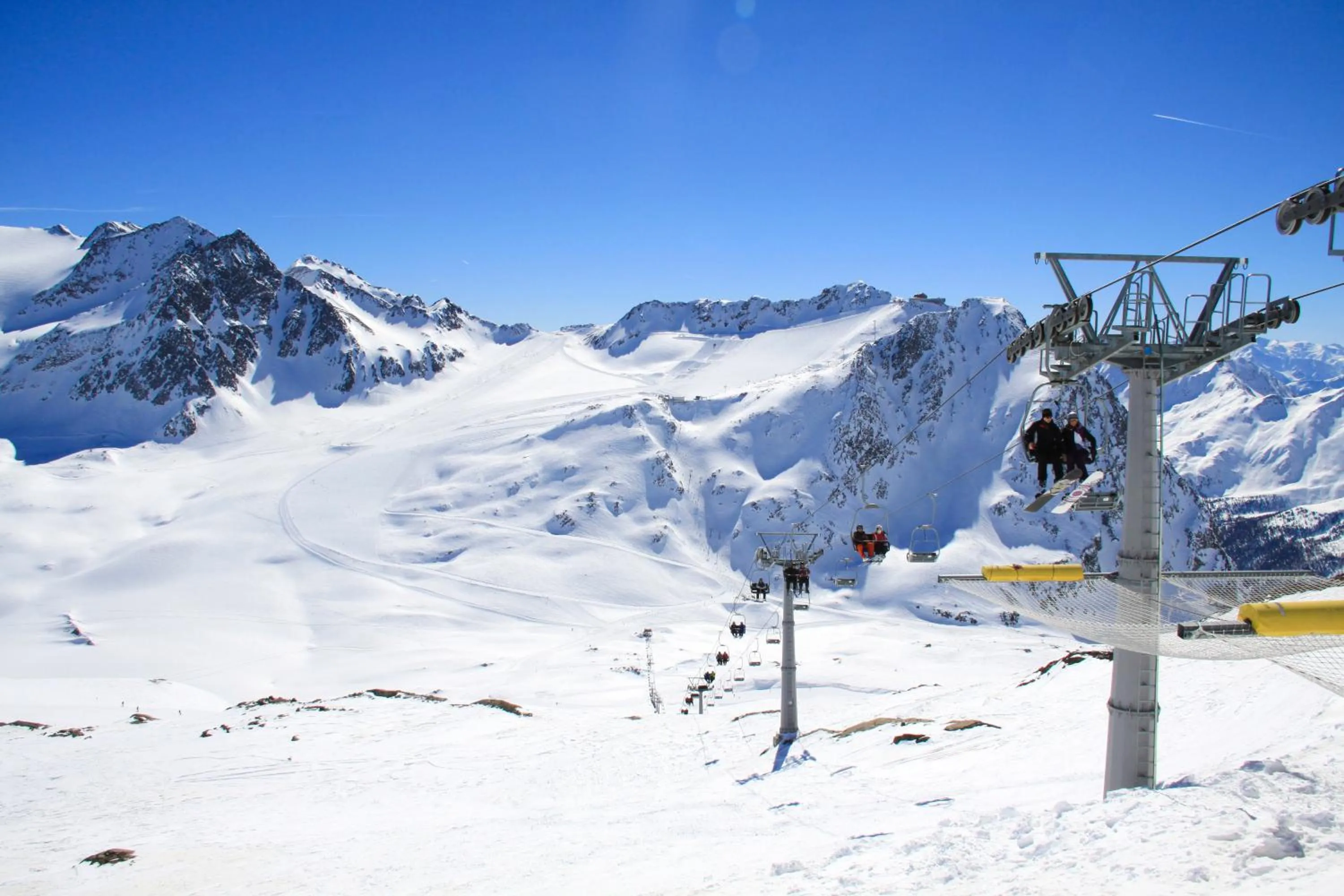 Skiing in Residence Remi