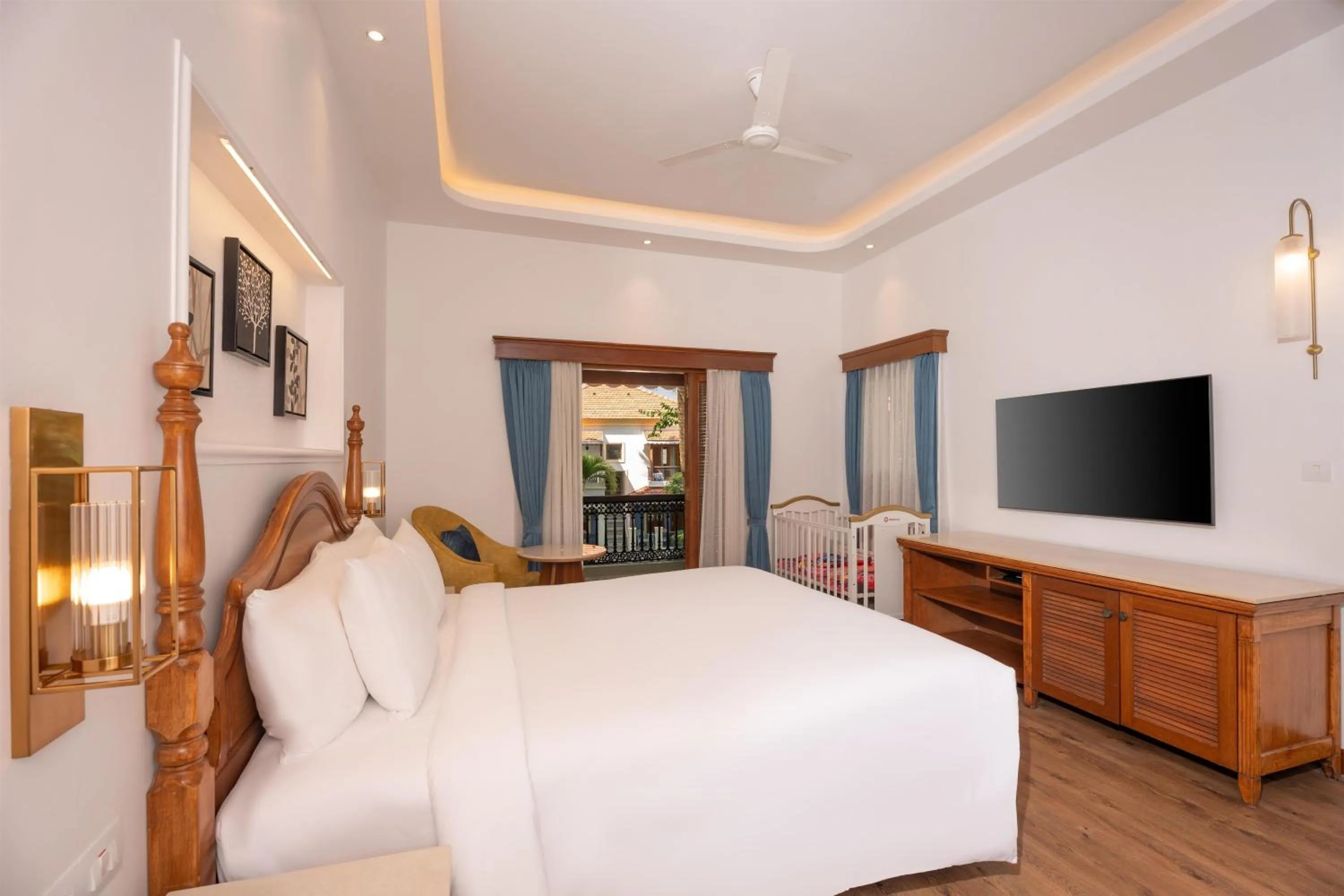 Photo of the whole room, Bed in Radisson Blu Resort, Goa