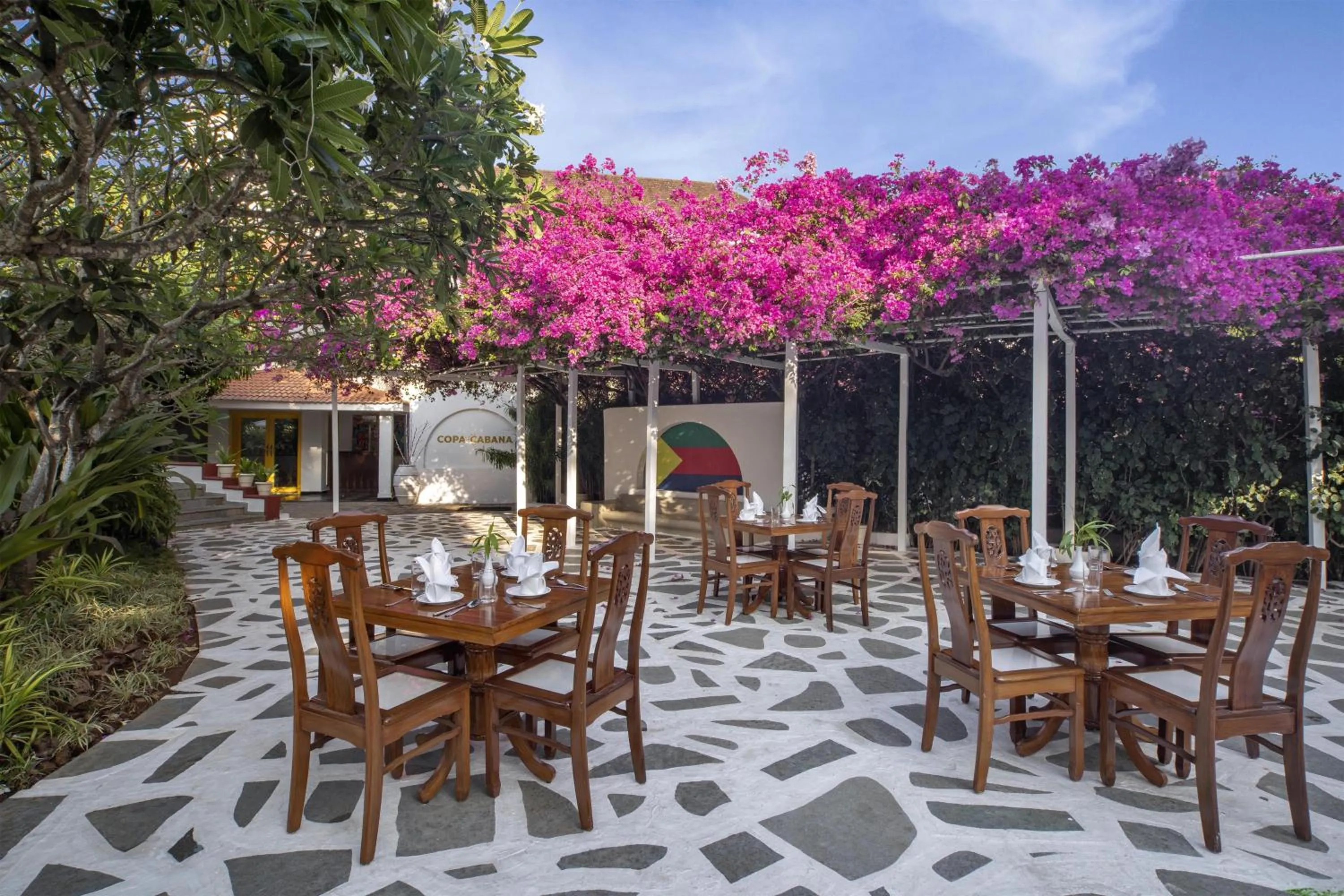 Restaurant/places to eat in Radisson Blu Resort, Goa