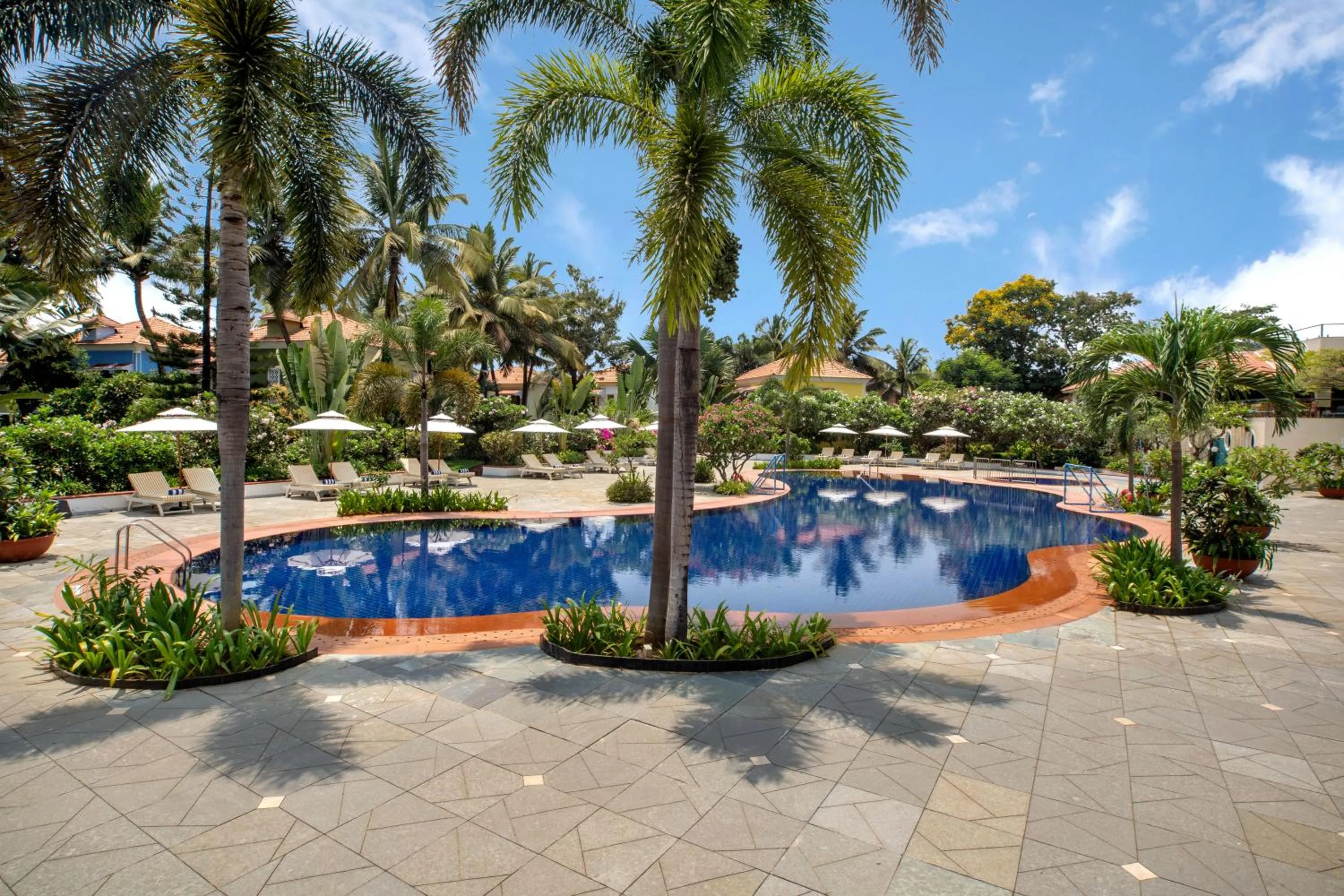 Swimming pool in Radisson Blu Resort, Goa