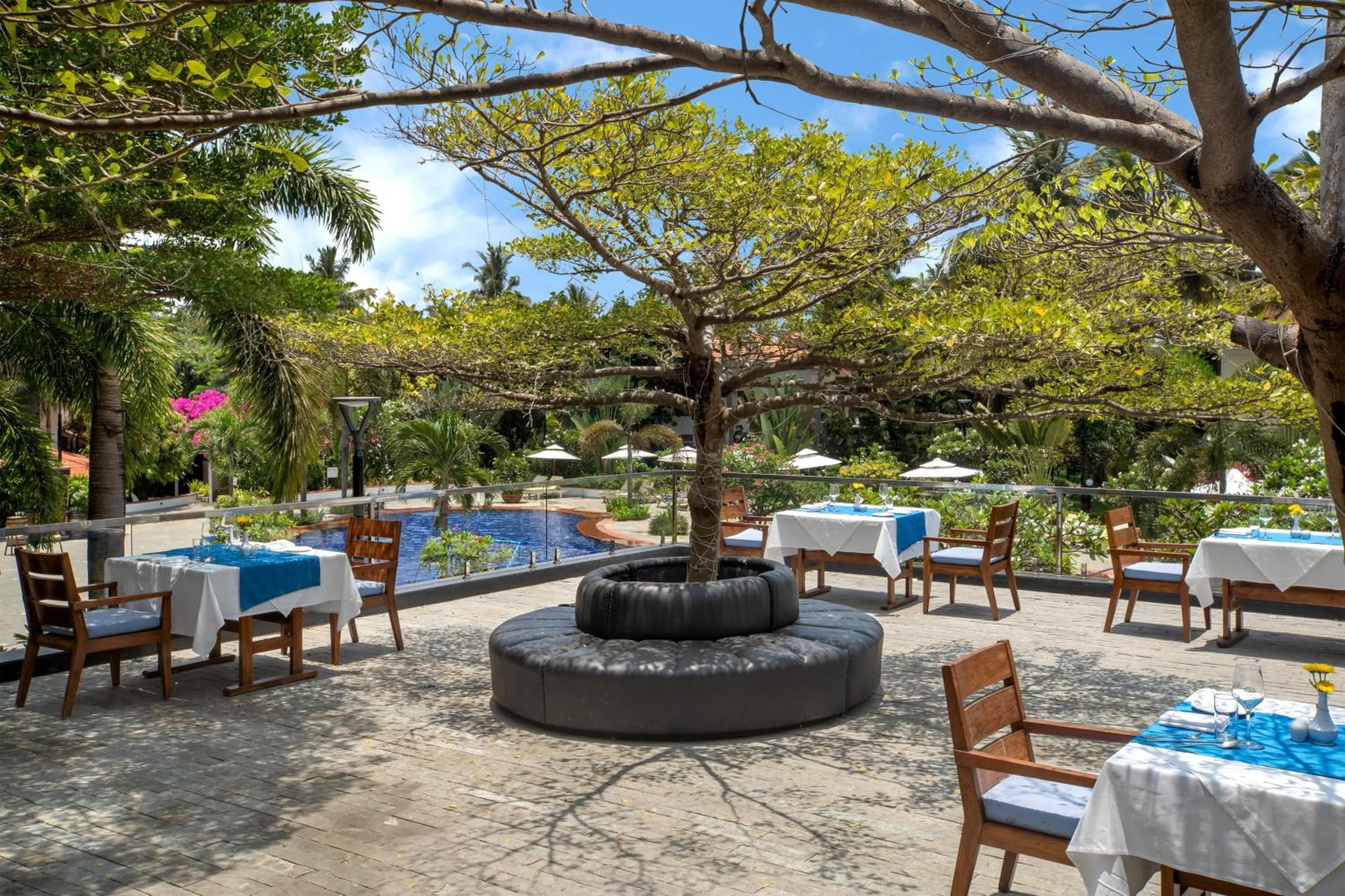 Restaurant/places to eat in Radisson Blu Resort, Goa