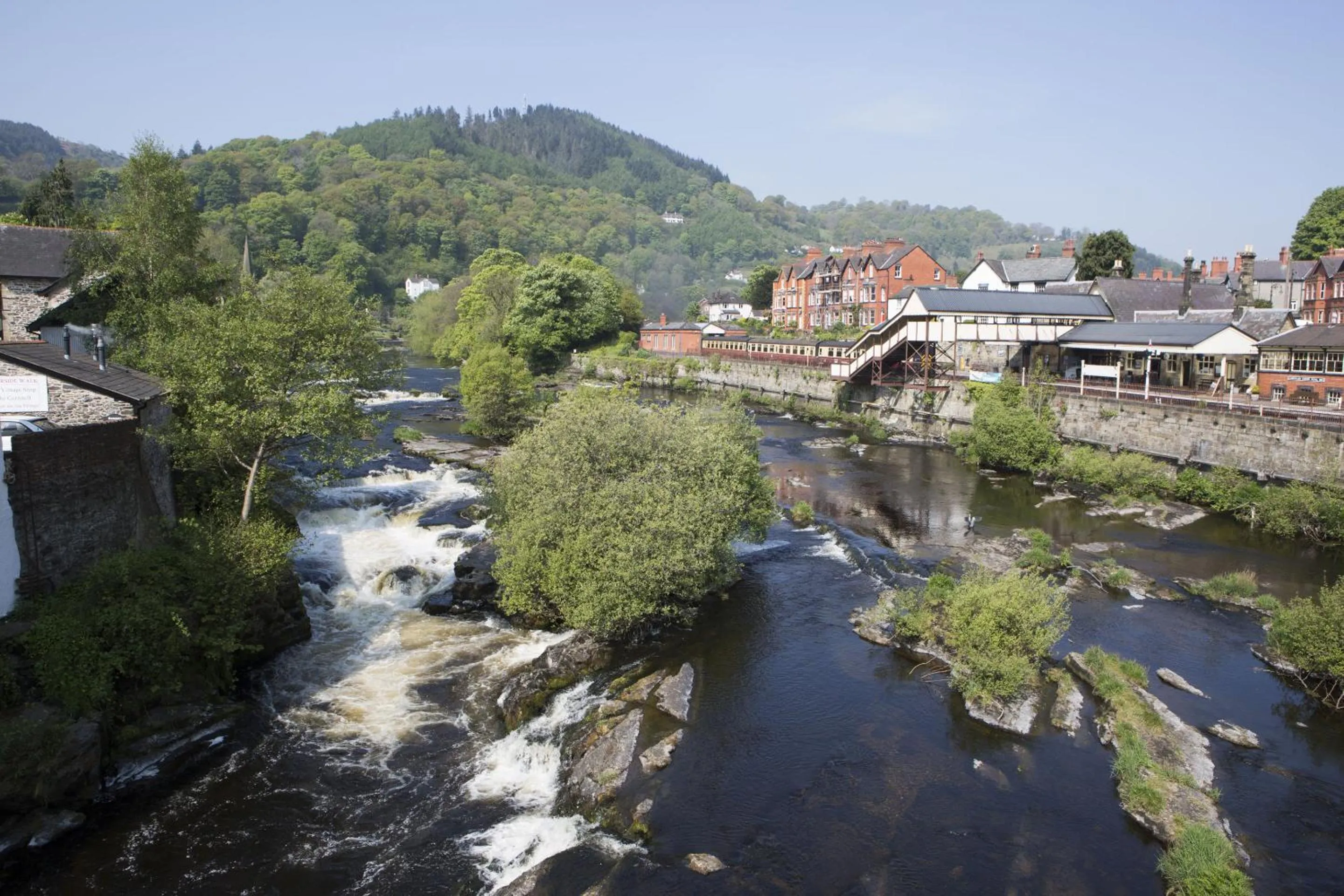 Property building in Bridge End Hotel