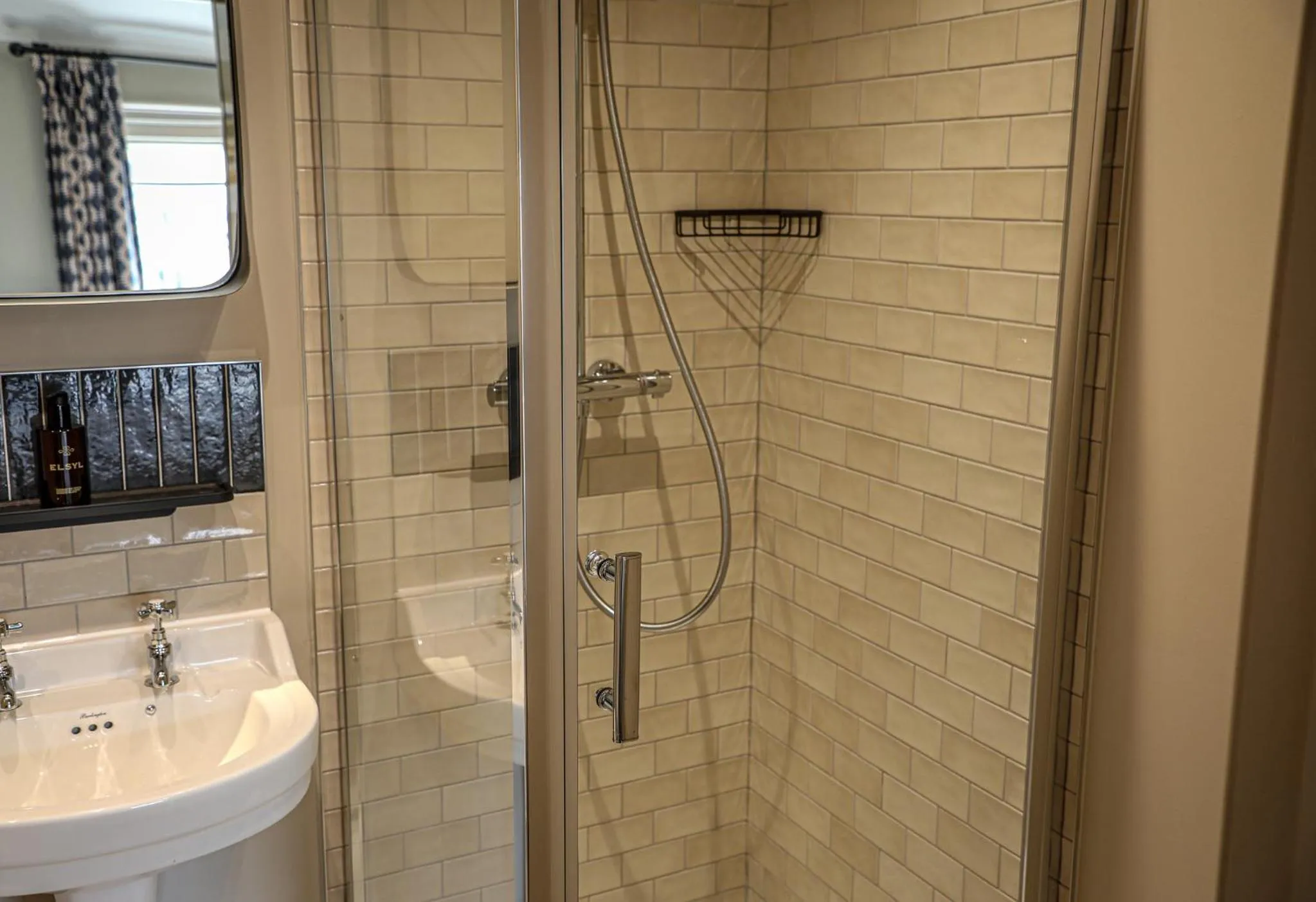 Bedroom in Bridge End Hotel