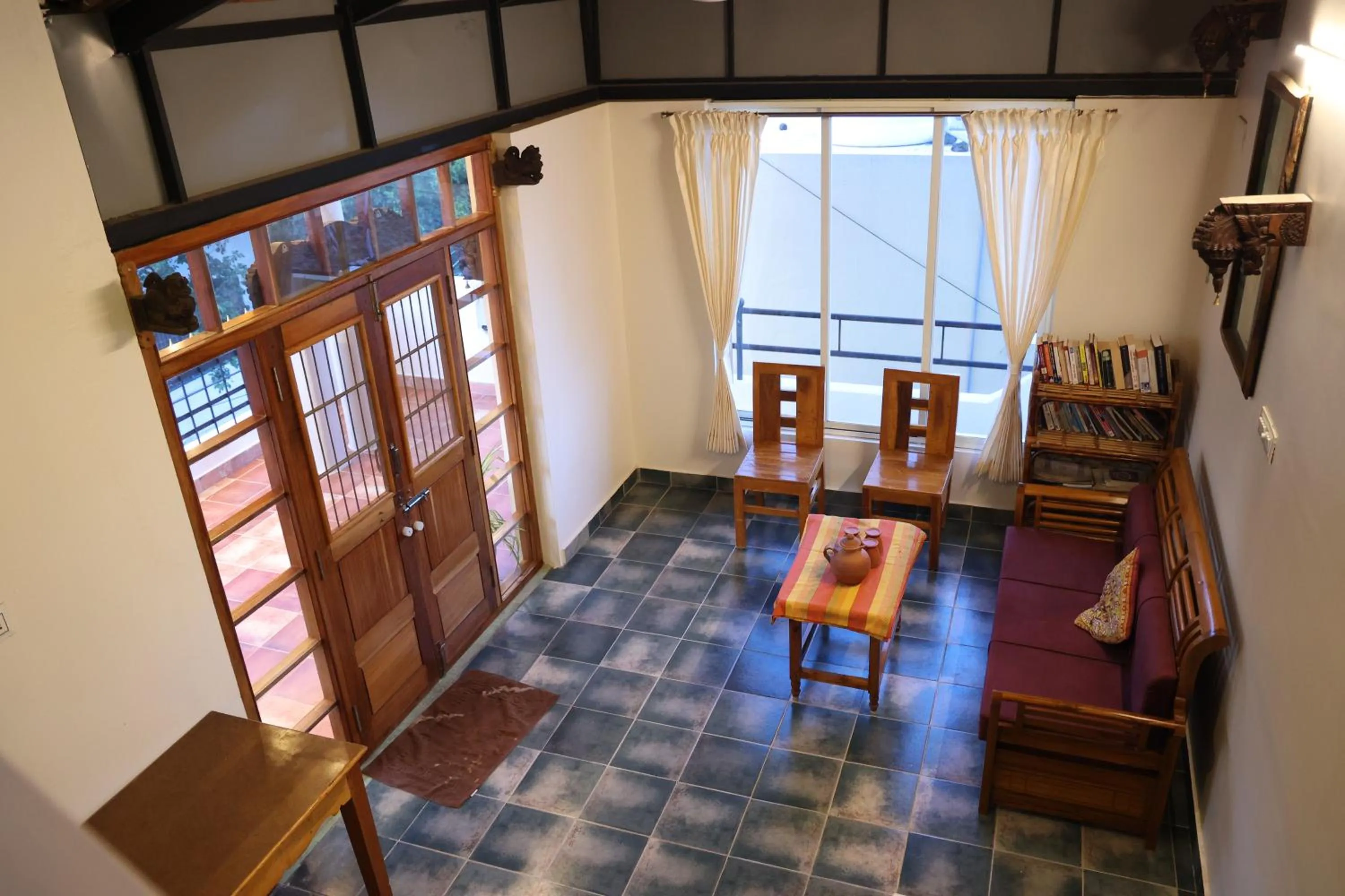 Restaurant/places to eat in Dwaraka Guest House