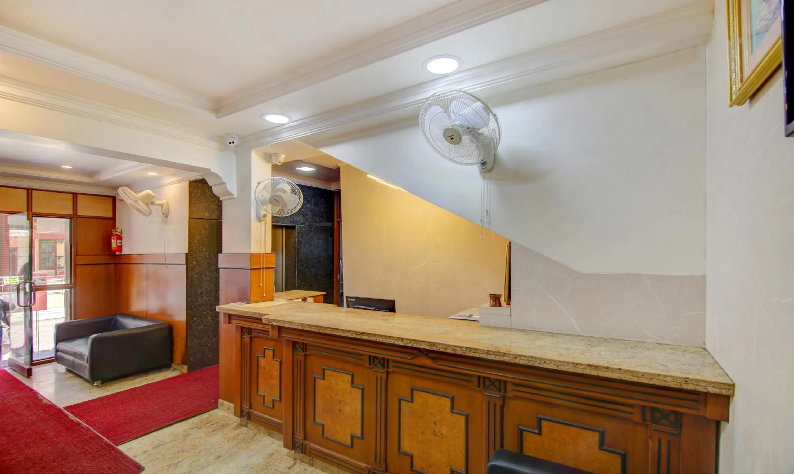 Lobby or reception in Itsy Hotels KES Residency, 10 Min From KSR Bengaluru City Junction
