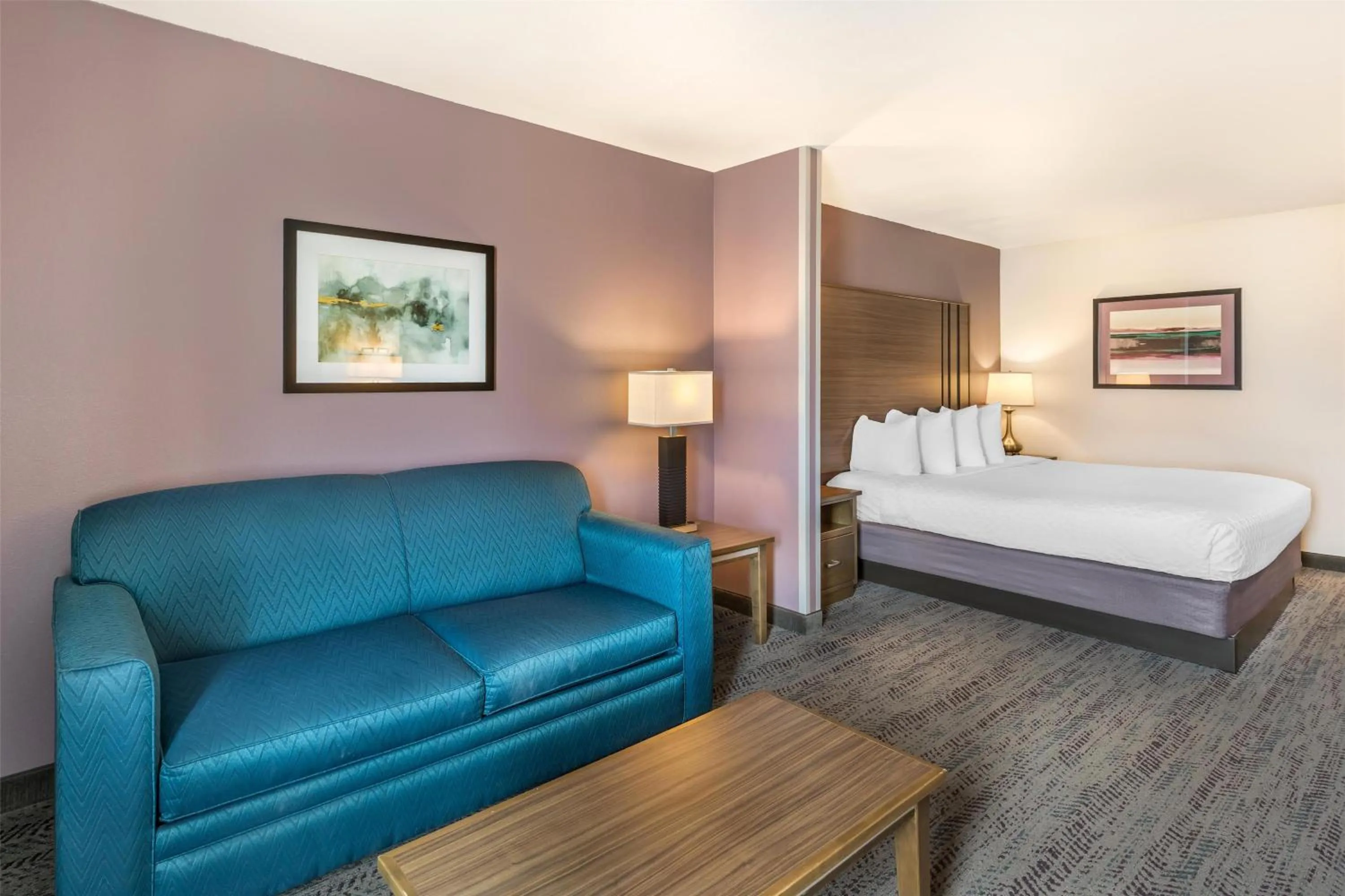 Photo of the whole room, Bed in Best Western Plus Rapid City Rushmore