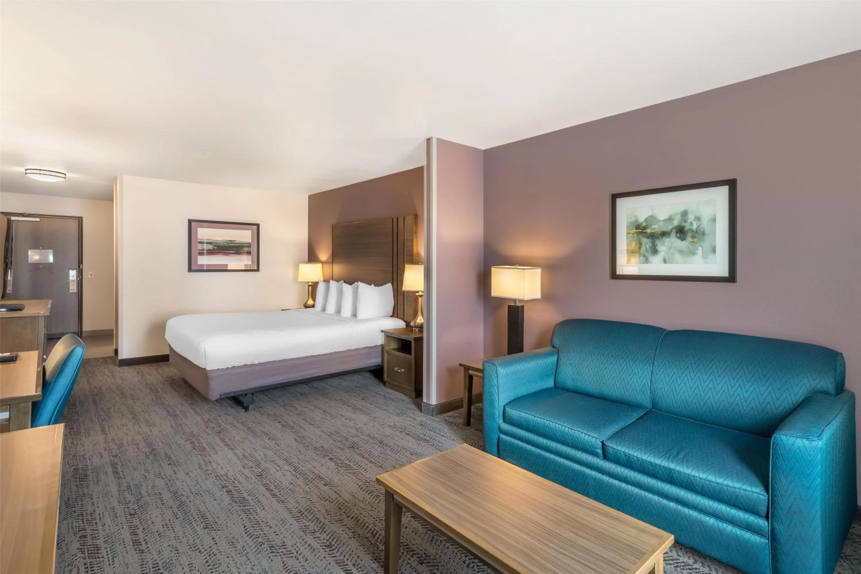 Photo of the whole room, Bed in Best Western Plus Rapid City Rushmore