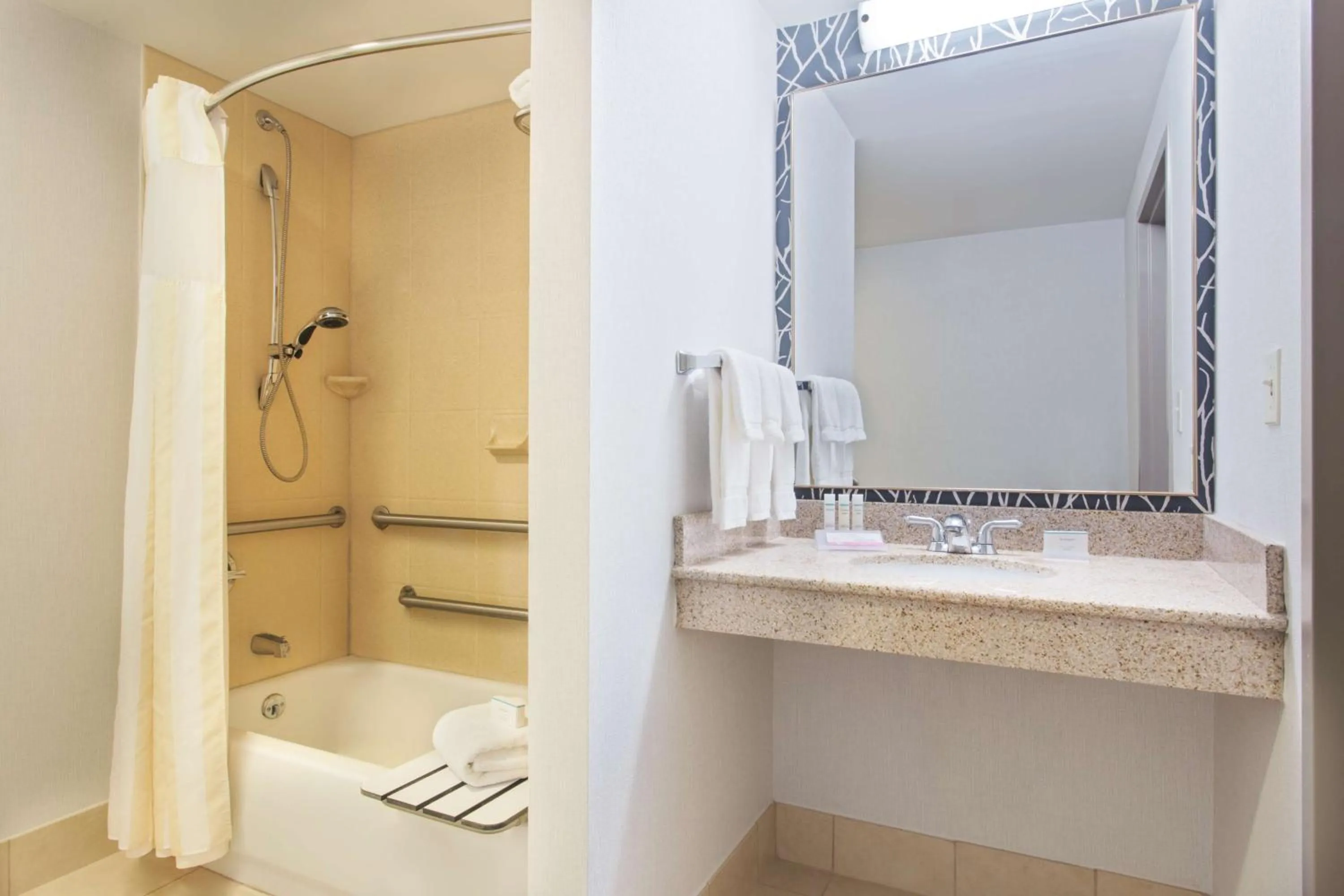 Bathroom in Hilton Garden Inn Annapolis