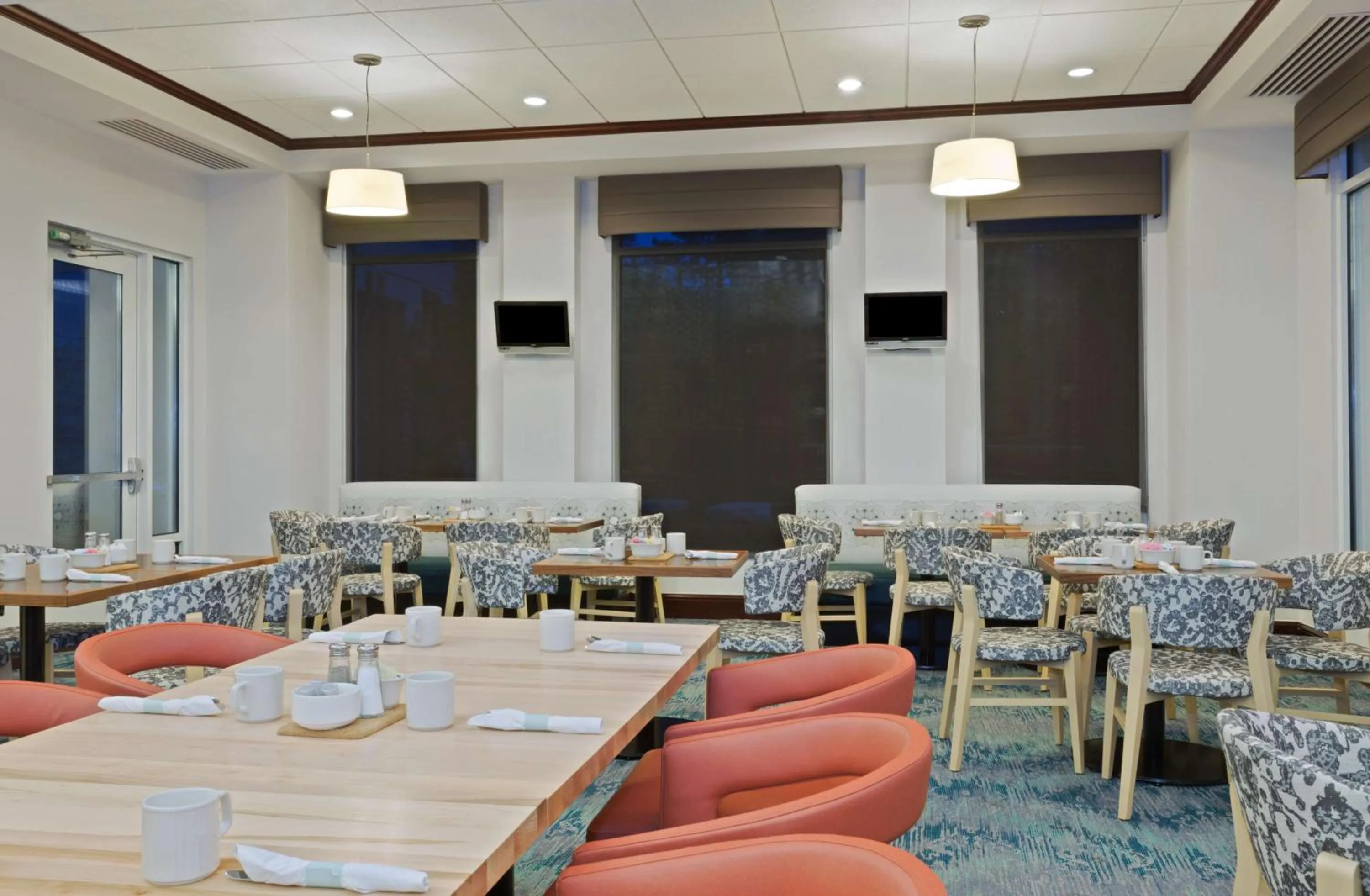 Restaurant/places to eat in Hilton Garden Inn Annapolis